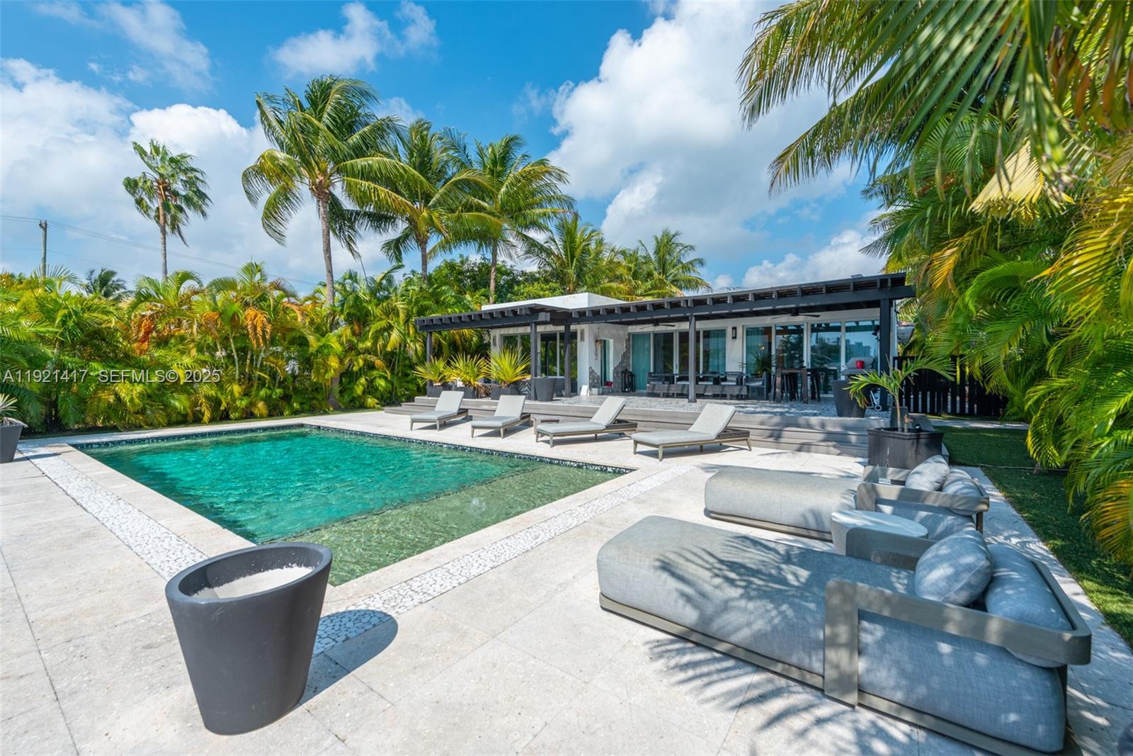 970 S Shore Dr, Miami Beach FL 33141