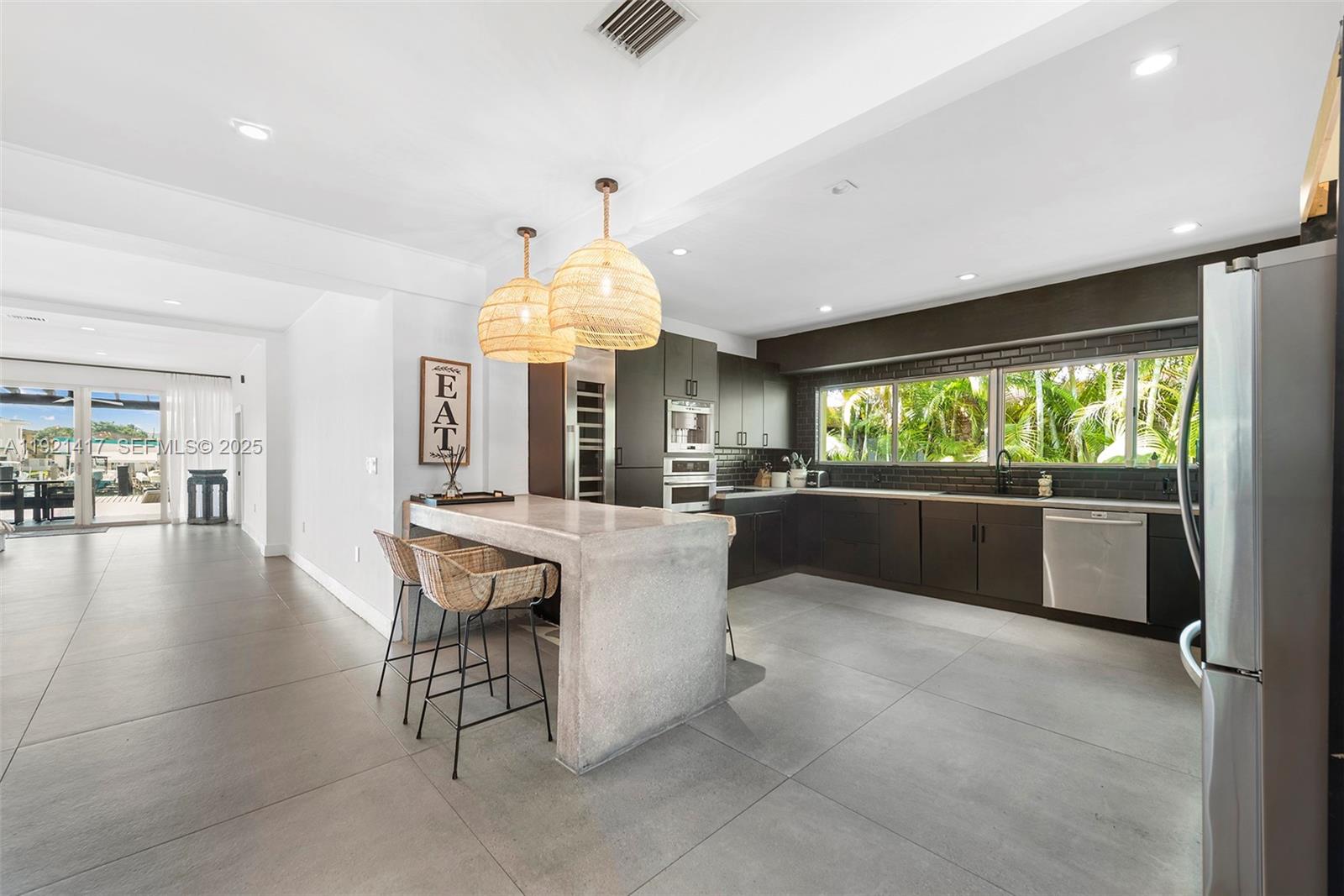 970 S Shore Dr, Miami Beach FL 33141