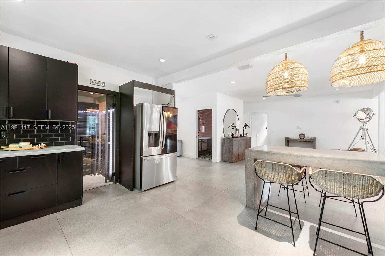 970 S Shore Dr, Miami Beach FL 33141