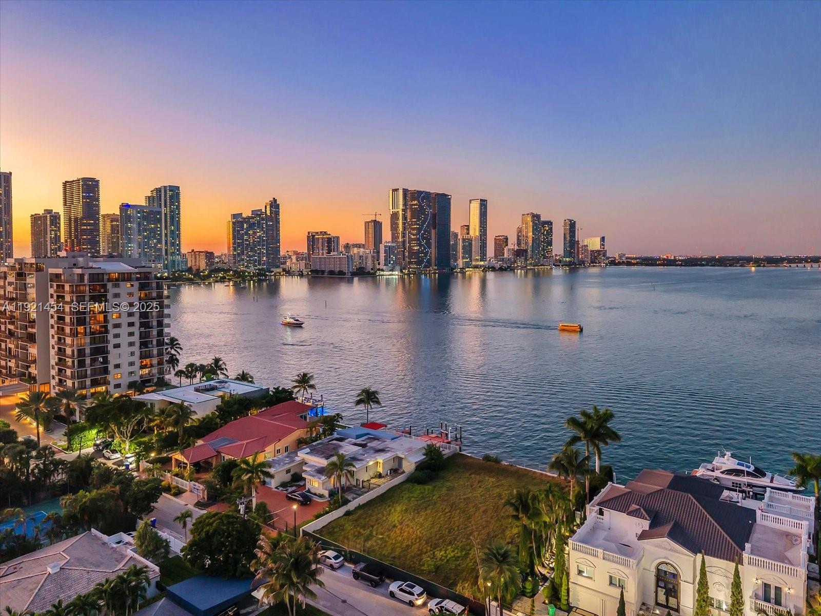 Miami FL 33139 - A11921454