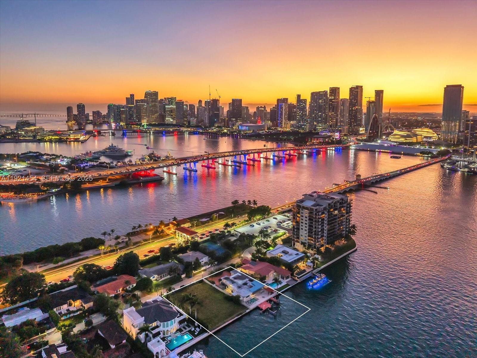 Miami FL 33139 - A11921454