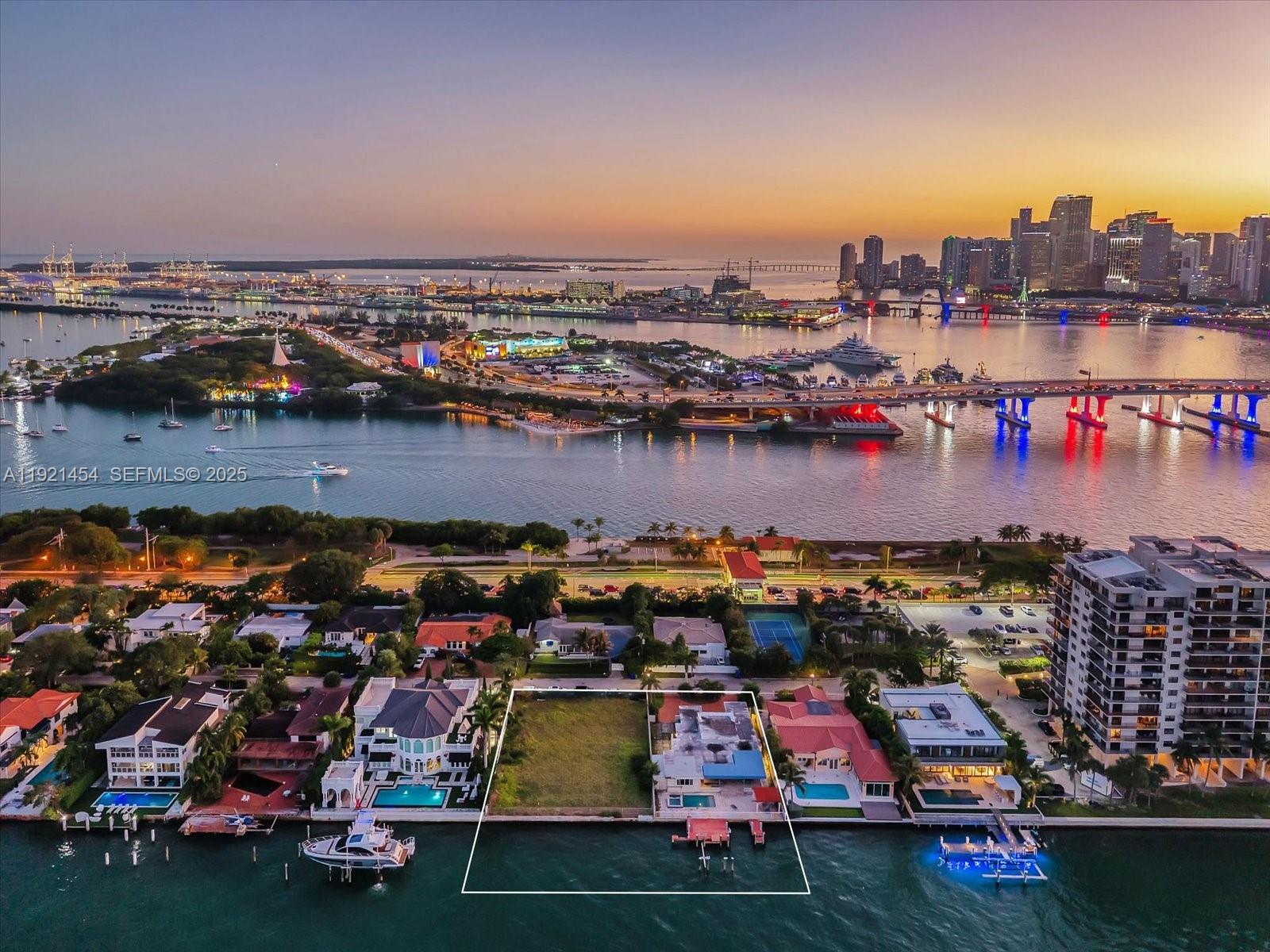 Miami FL 33139 - A11921454