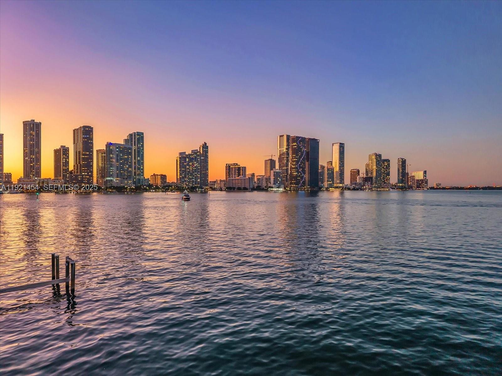 Miami FL 33139 - A11921454