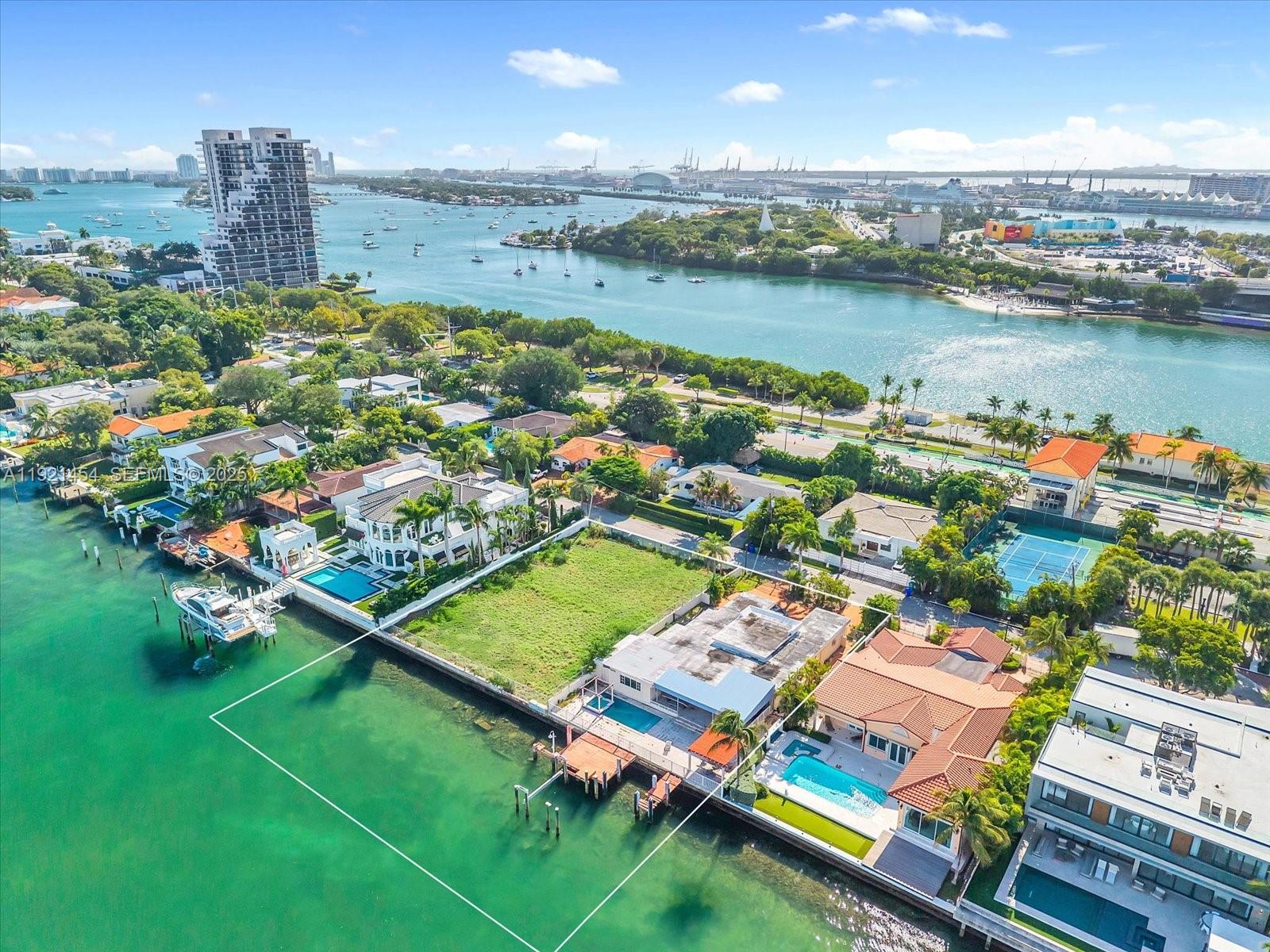 Miami FL 33139 - A11921454