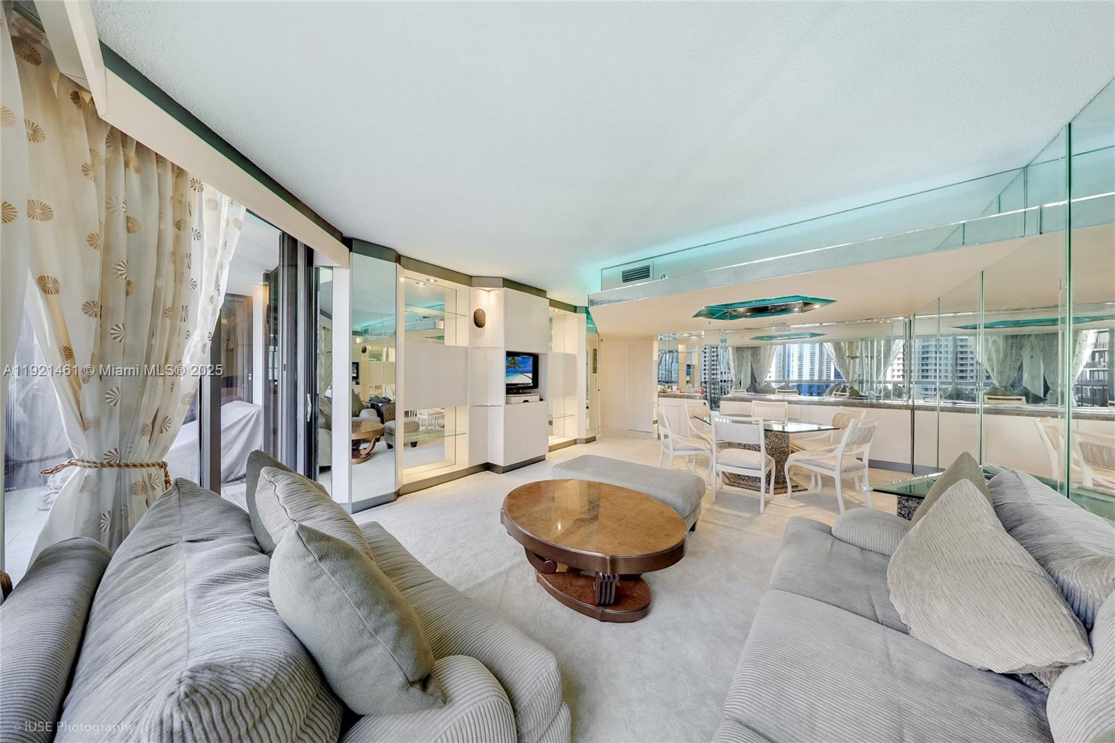 520 Brickell Key Dr #A1510, Miami FL 33131