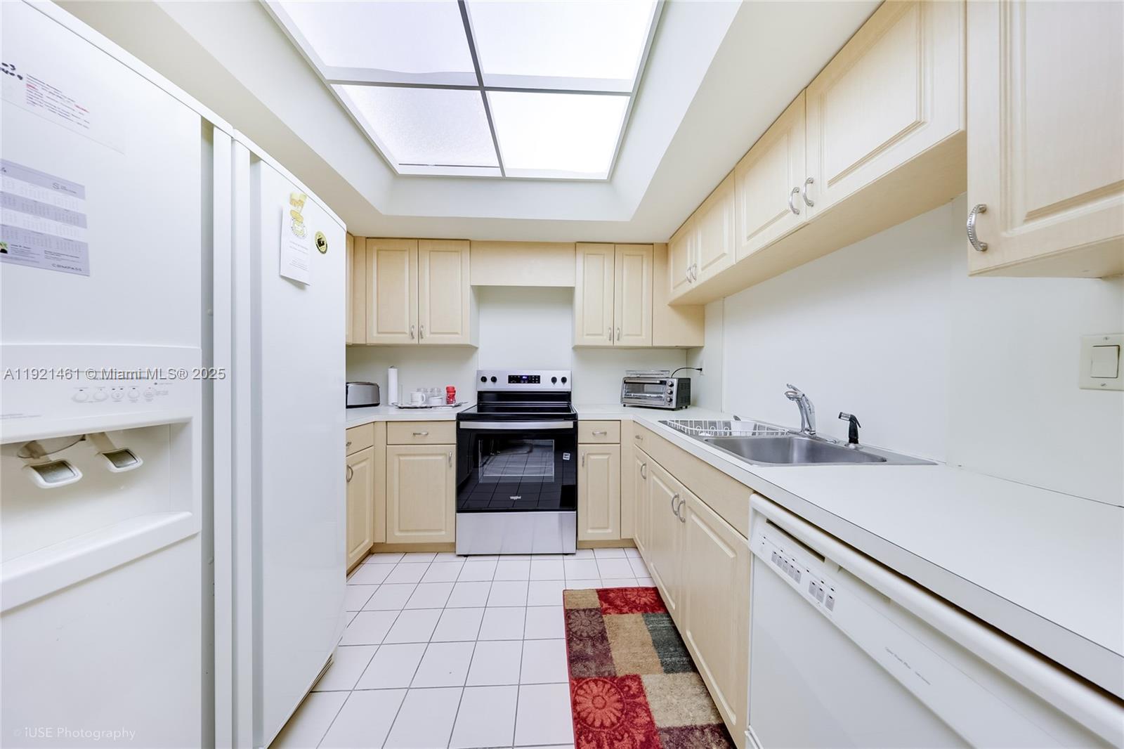 520 Brickell Key Dr #A1510, Miami FL 33131