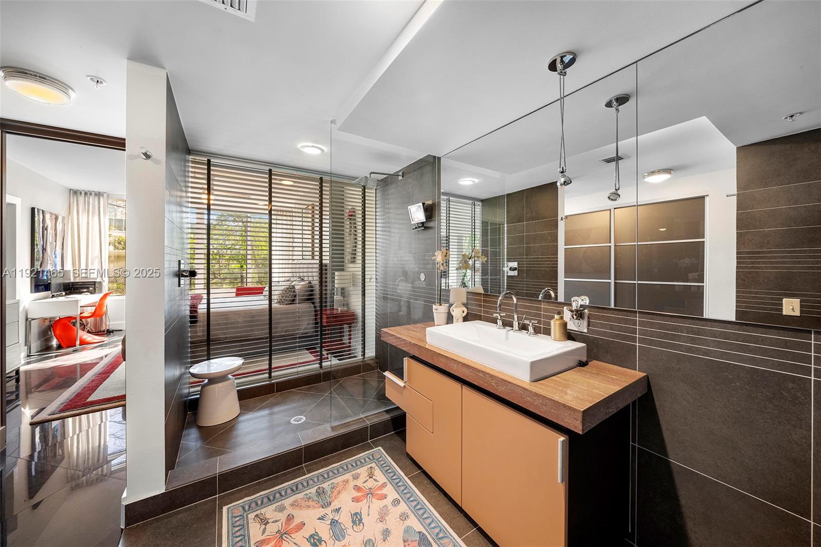 2155 Washington Ct #205, Miami Beach FL 33139