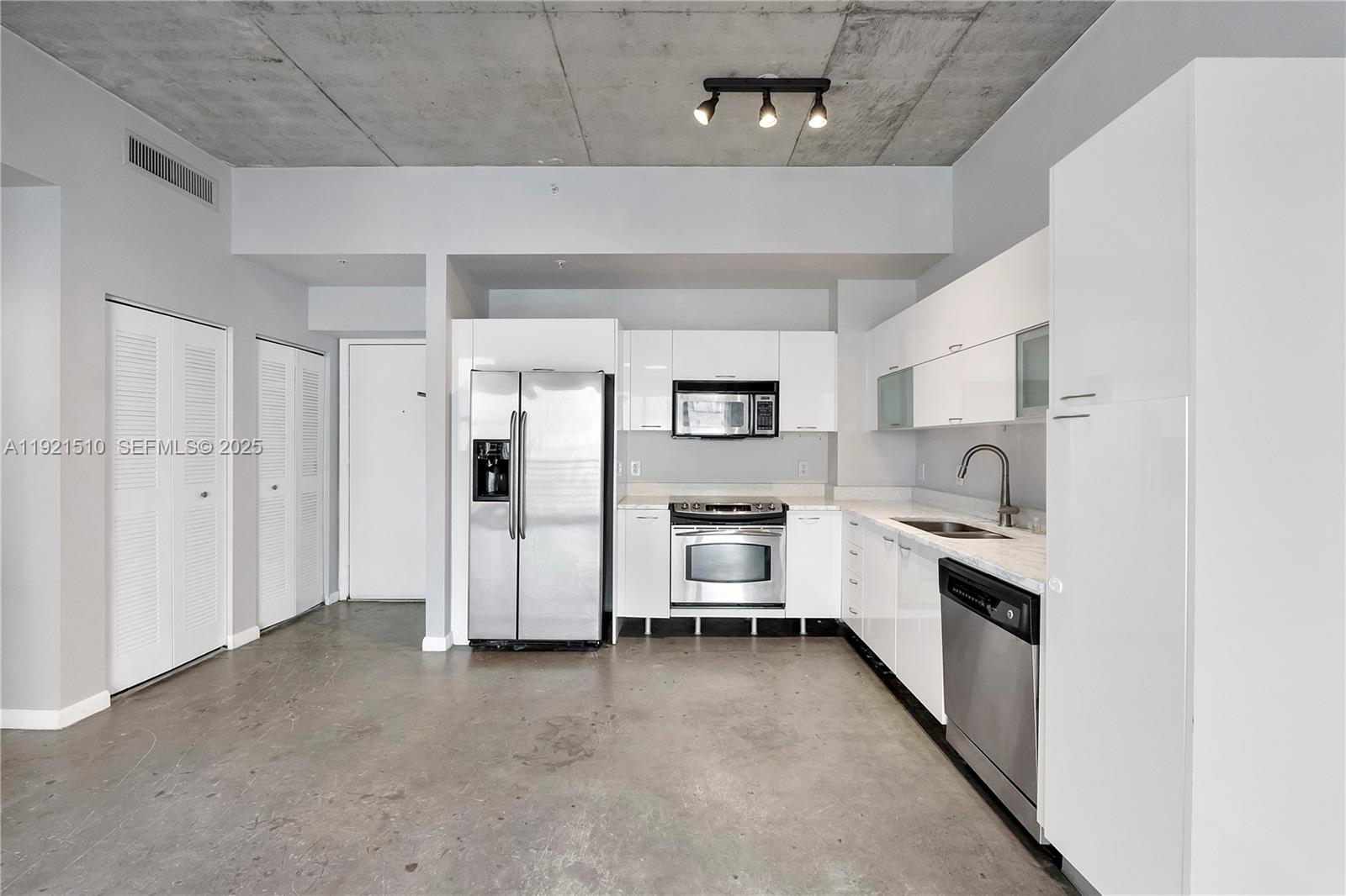 133 NE 2nd Ave #508, Miami FL 33132