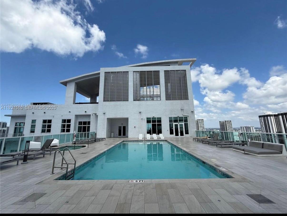 133 NE 2nd Ave #508, Miami FL 33132
