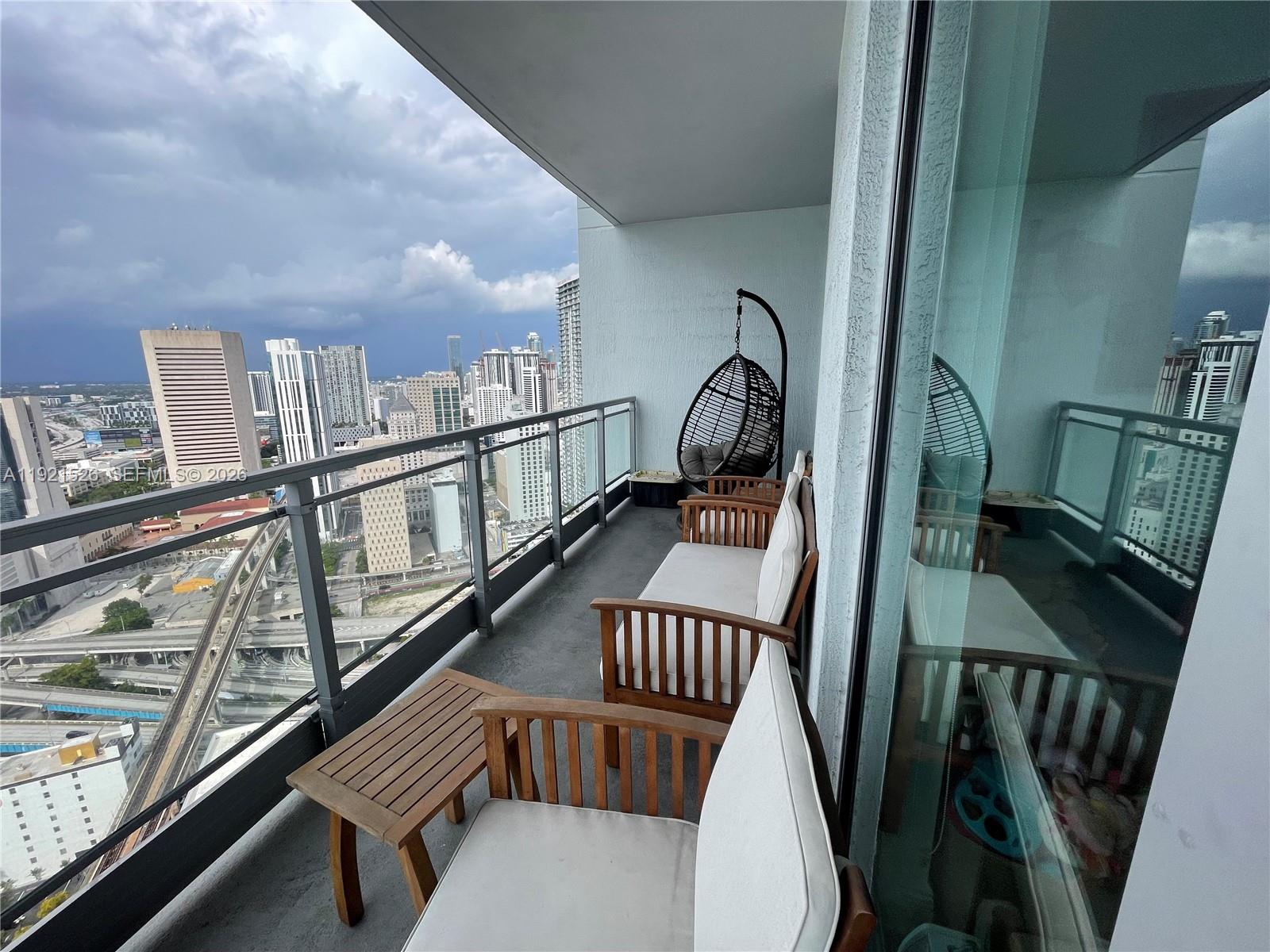 90 SW 3rd St #4105, Miami FL 33130