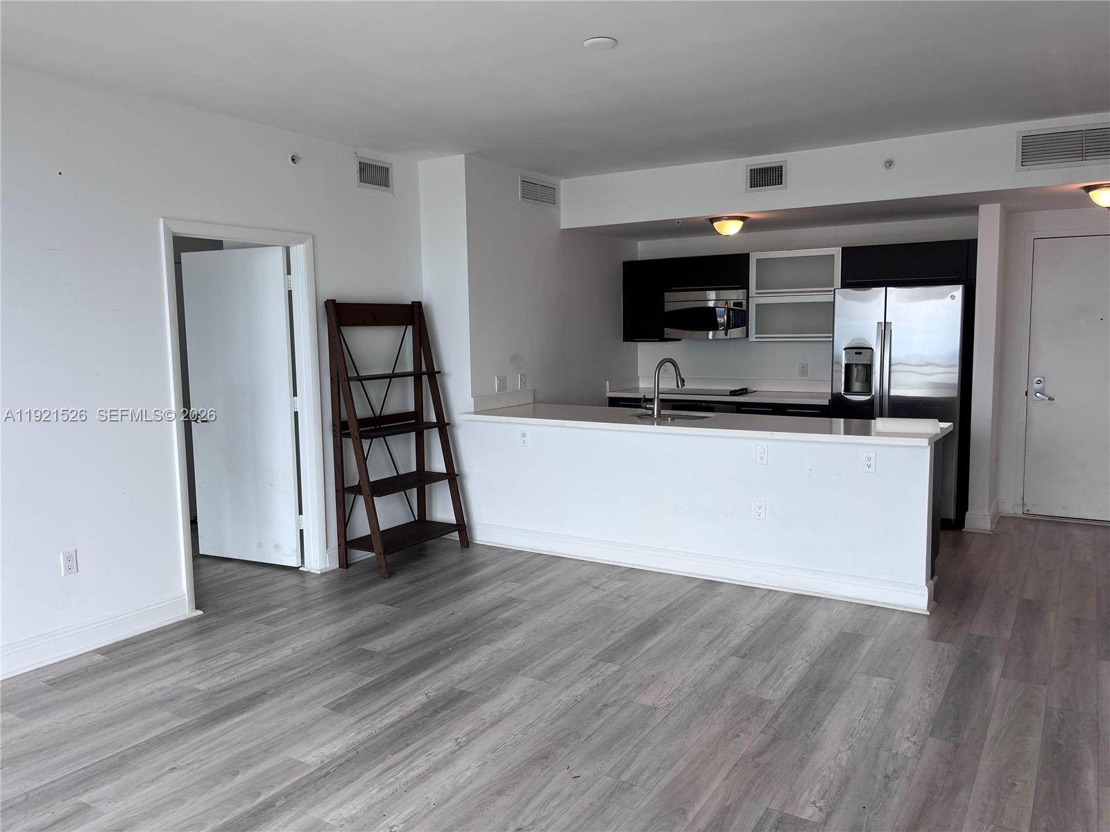 90 SW 3rd St #4105, Miami FL 33130