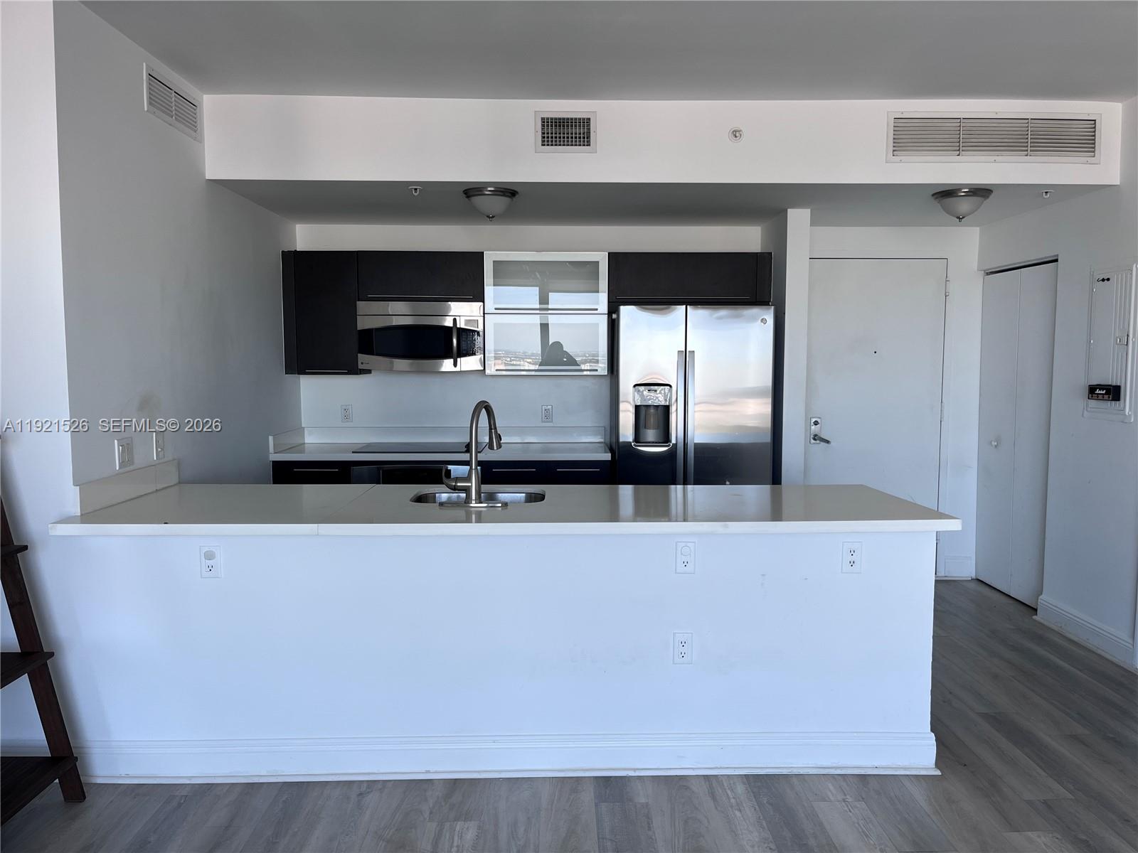 90 SW 3rd St #4105, Miami FL 33130
