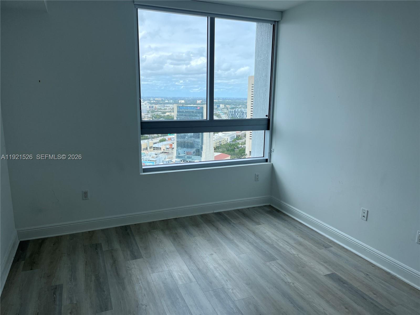 90 SW 3rd St #4105, Miami FL 33130