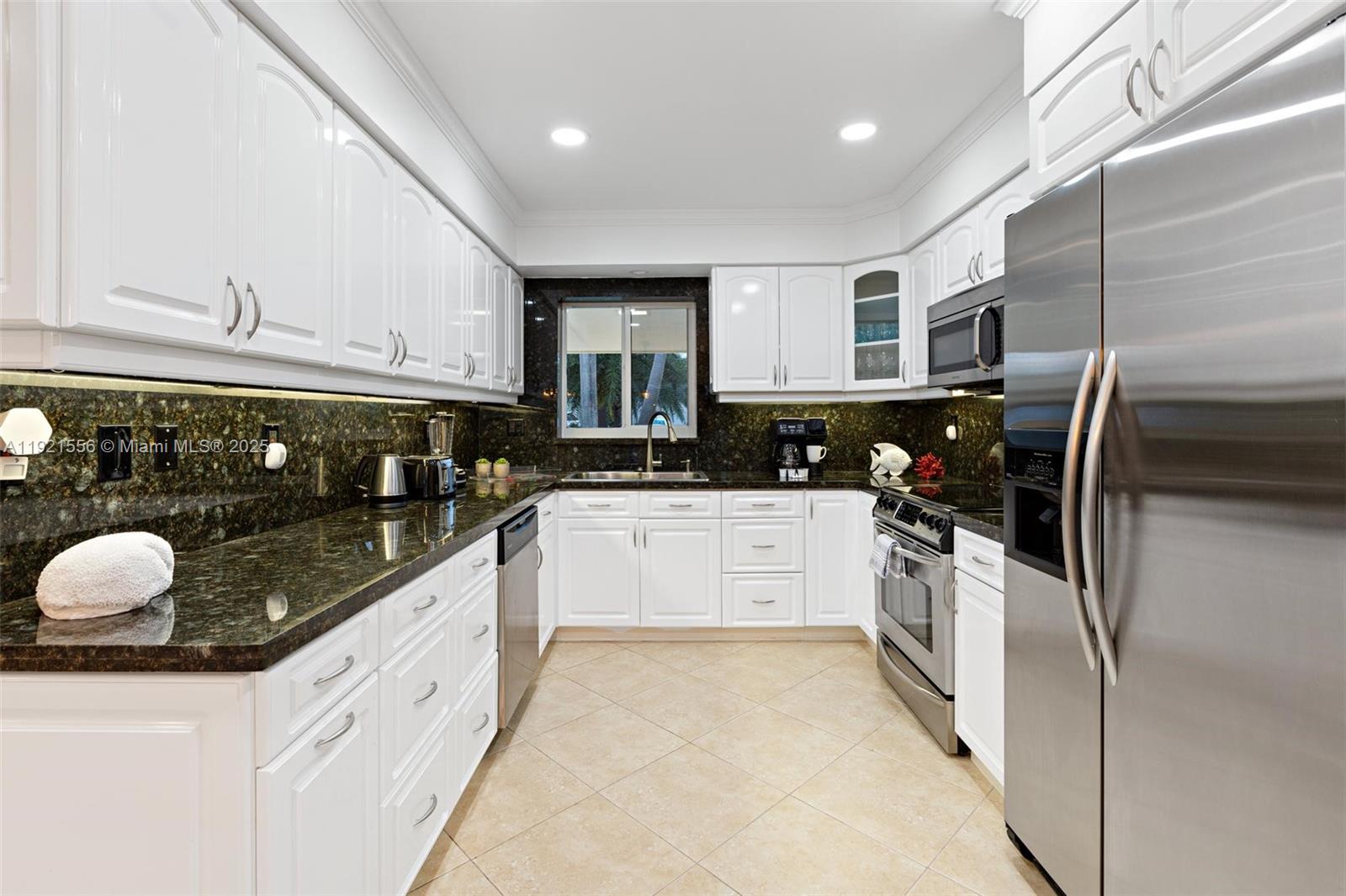 290 Tropic Dr, Lauderdale By The Sea FL 33308