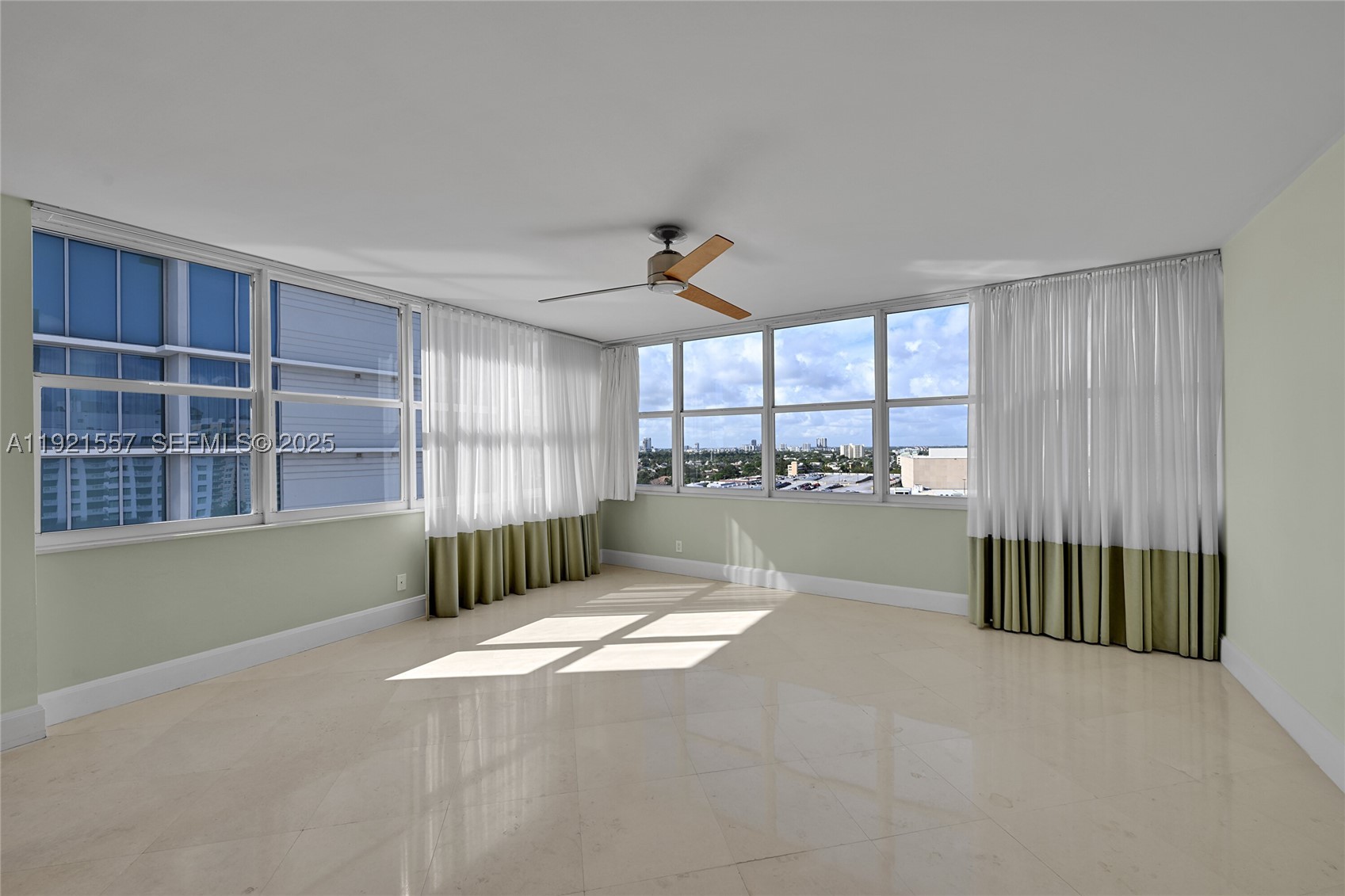 936 Intracoastal Dr #15H, Fort Lauderdale FL 33304