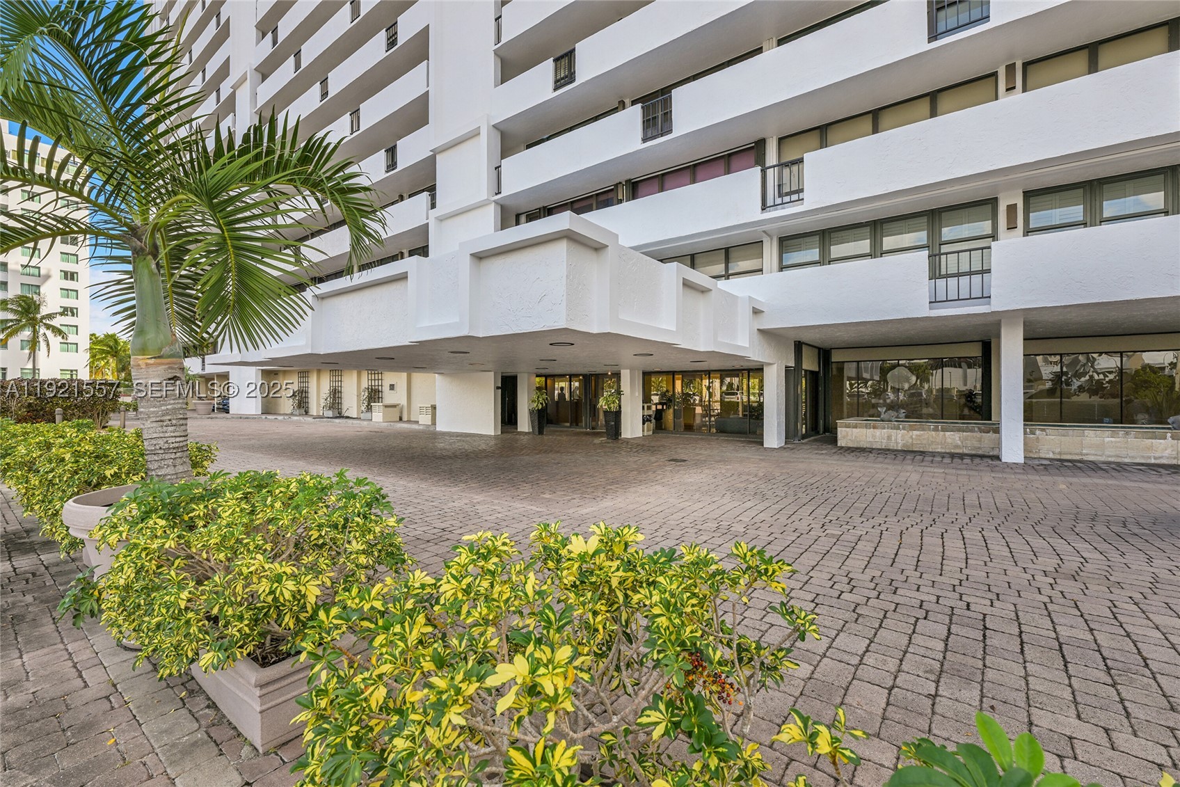 936 Intracoastal Dr #15H, Fort Lauderdale FL 33304