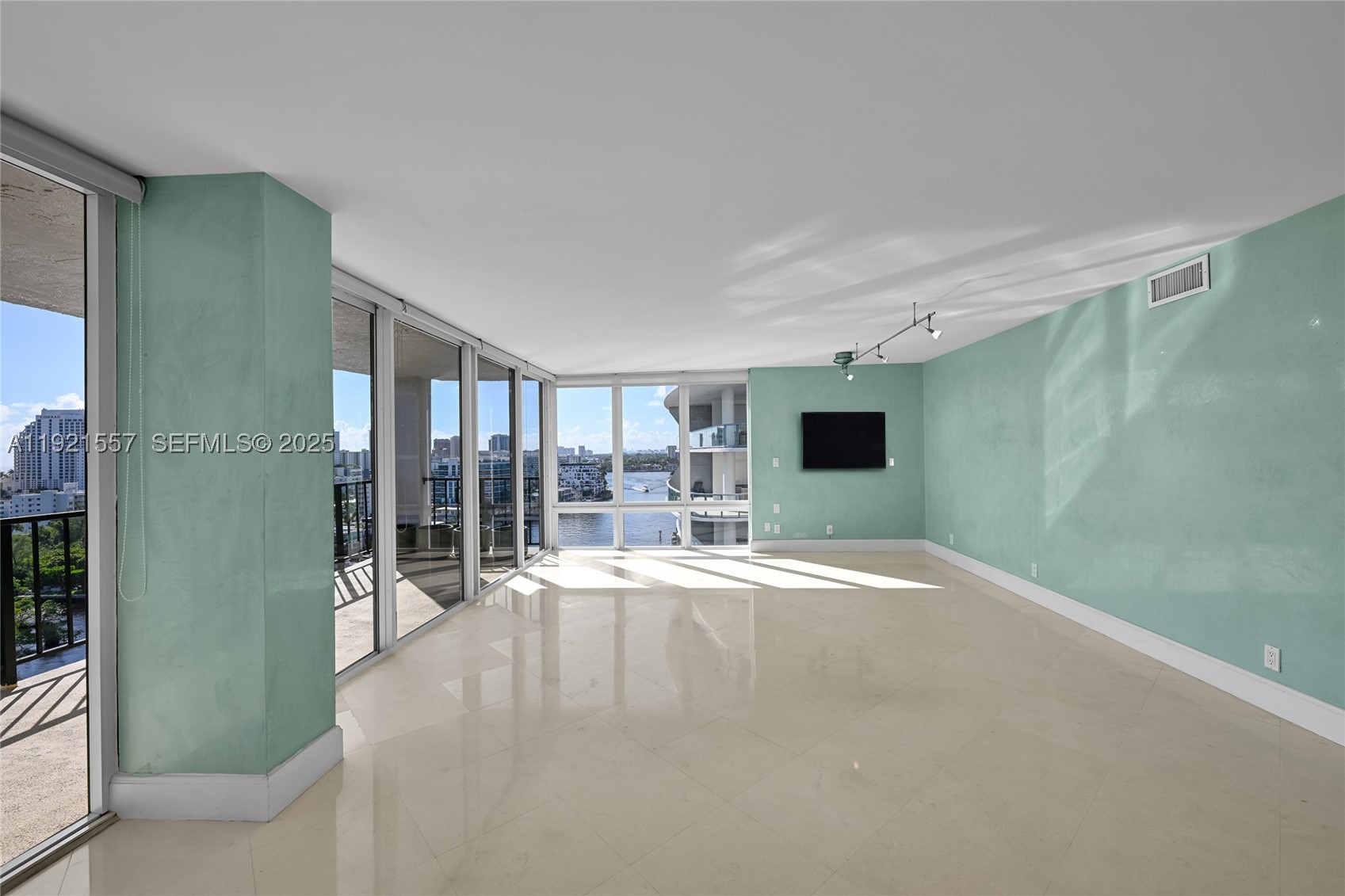 936 Intracoastal Dr #15H, Fort Lauderdale FL 33304