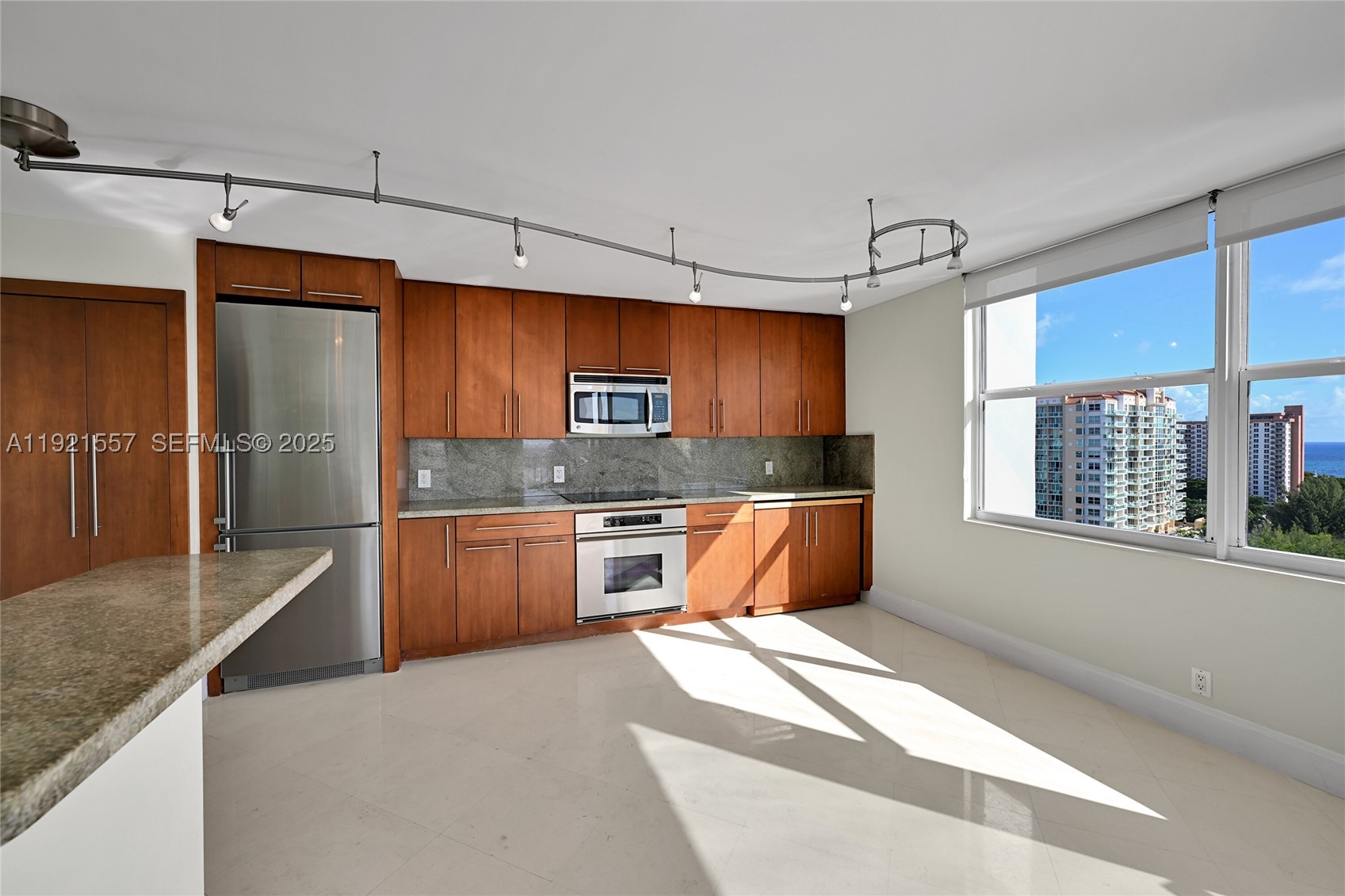 936 Intracoastal Dr #15H, Fort Lauderdale FL 33304
