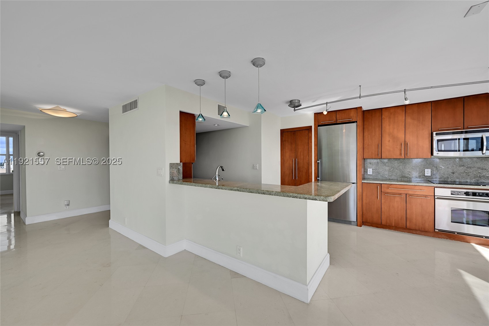 936 Intracoastal Dr #15H, Fort Lauderdale FL 33304
