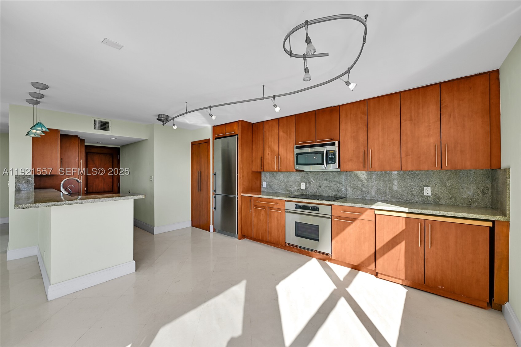 936 Intracoastal Dr #15H, Fort Lauderdale FL 33304