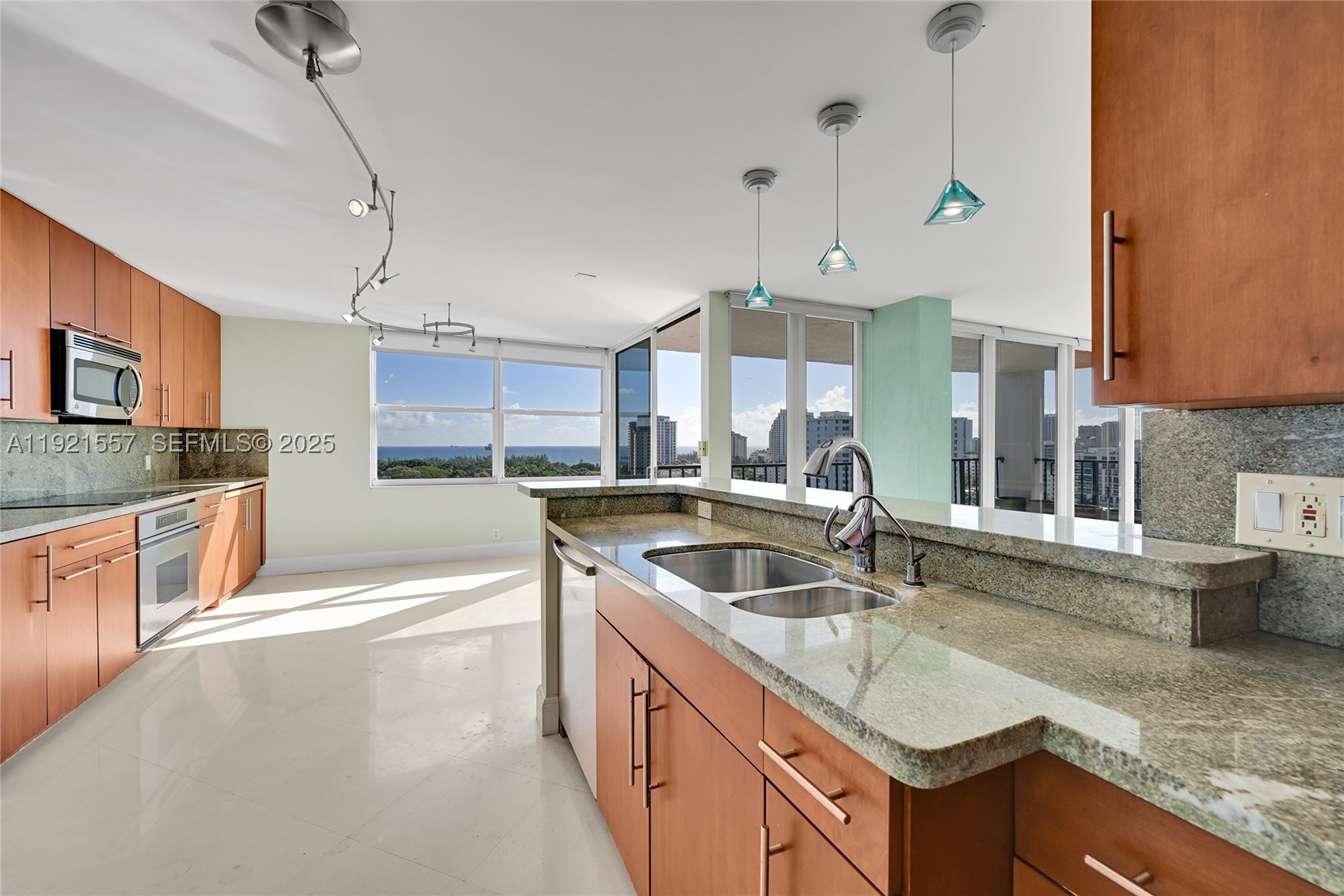 936 Intracoastal Dr #15H, Fort Lauderdale FL 33304