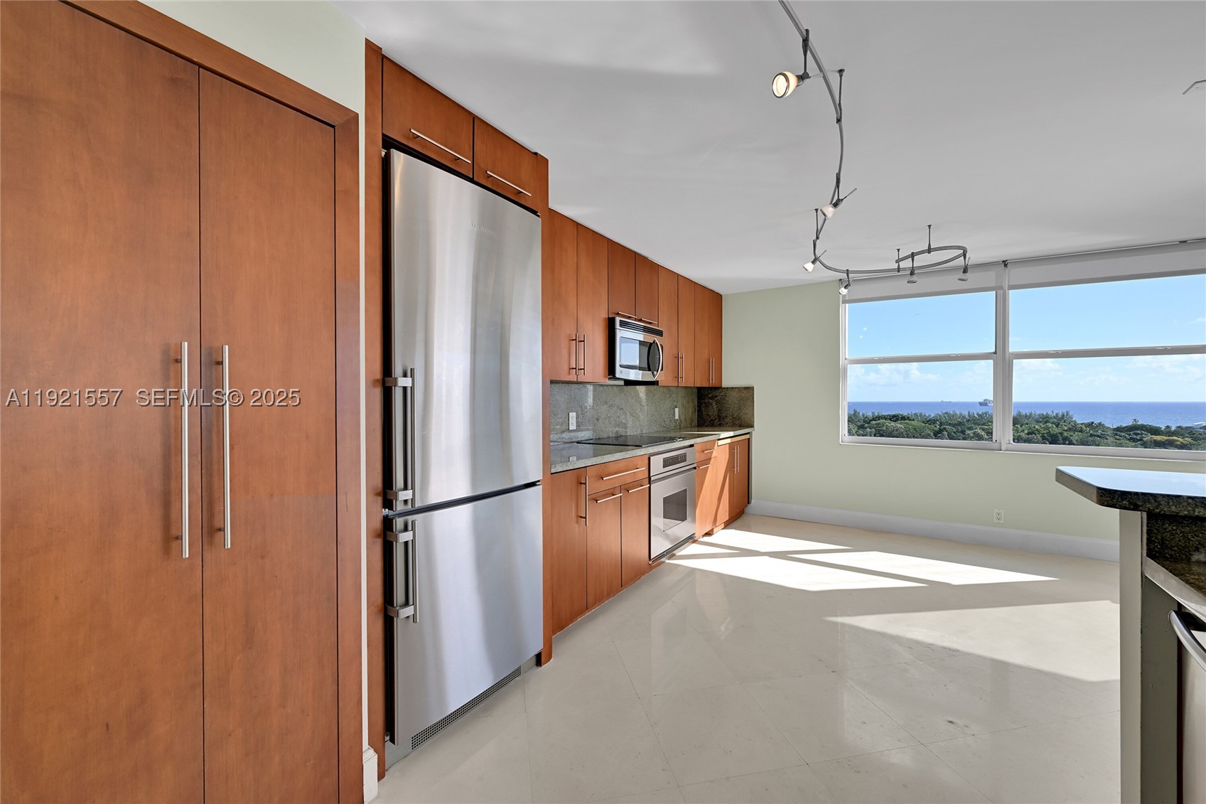 936 Intracoastal Dr #15H, Fort Lauderdale FL 33304