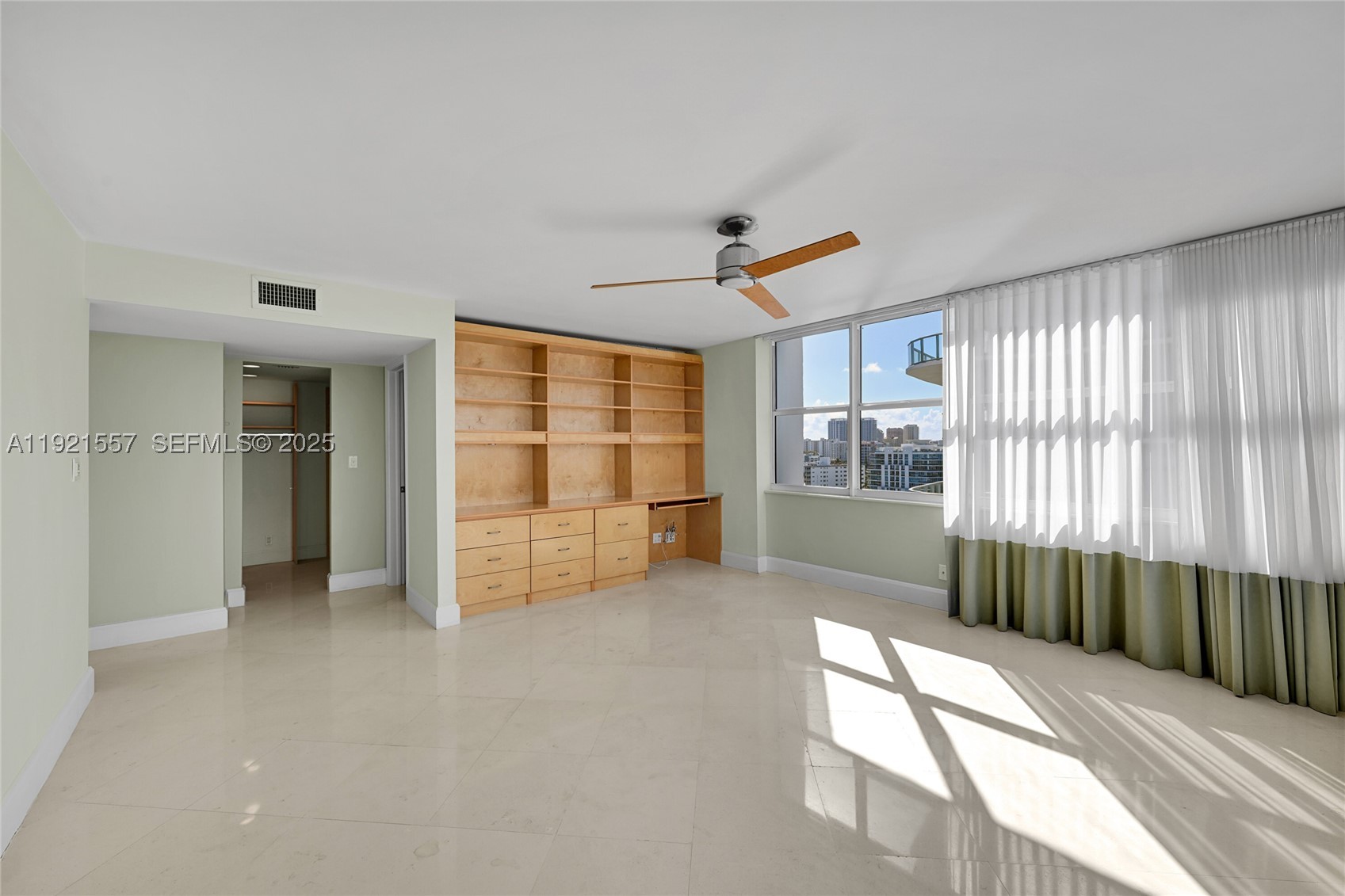 936 Intracoastal Dr #15H, Fort Lauderdale FL 33304