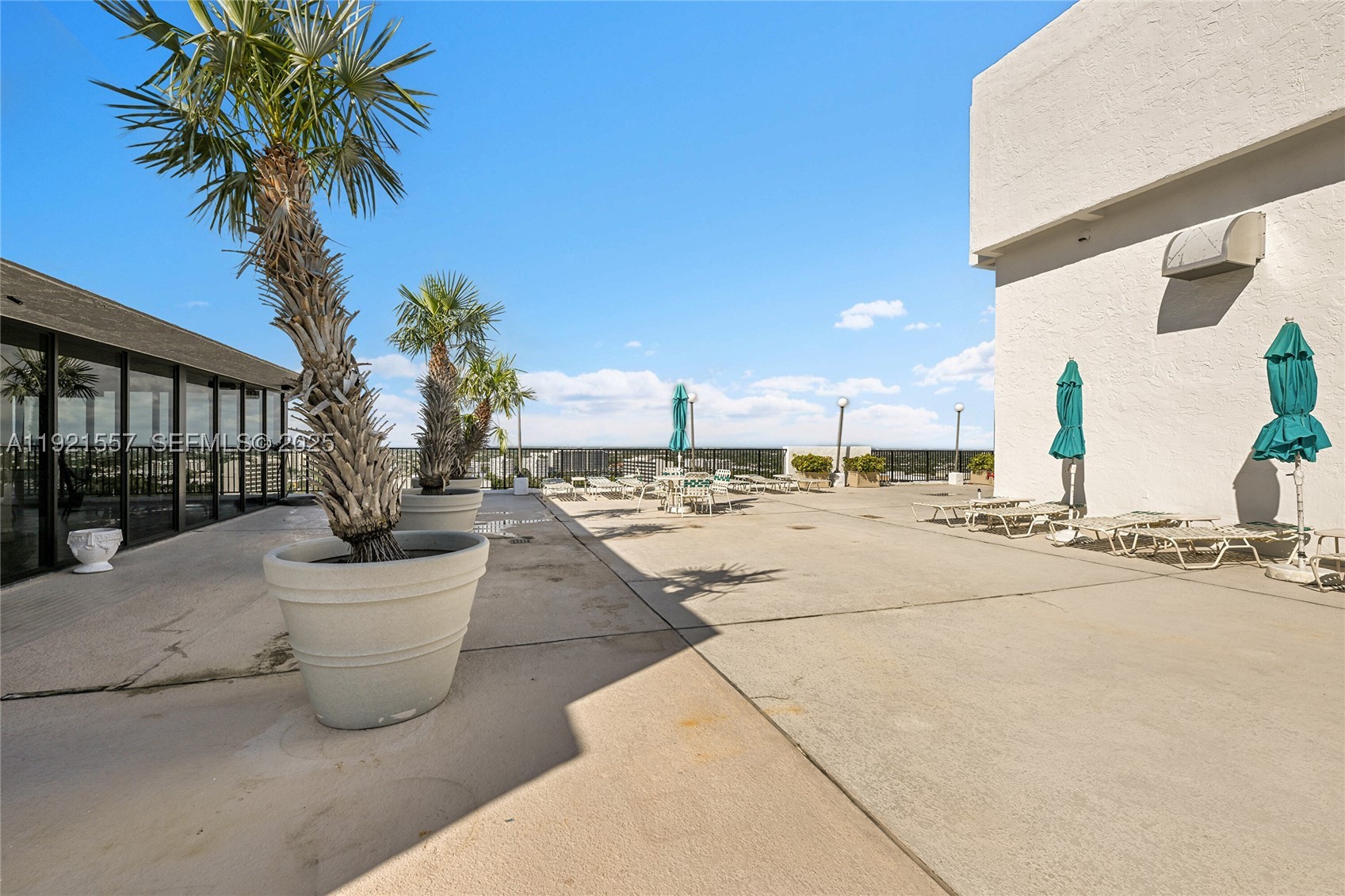 936 Intracoastal Dr #15H, Fort Lauderdale FL 33304