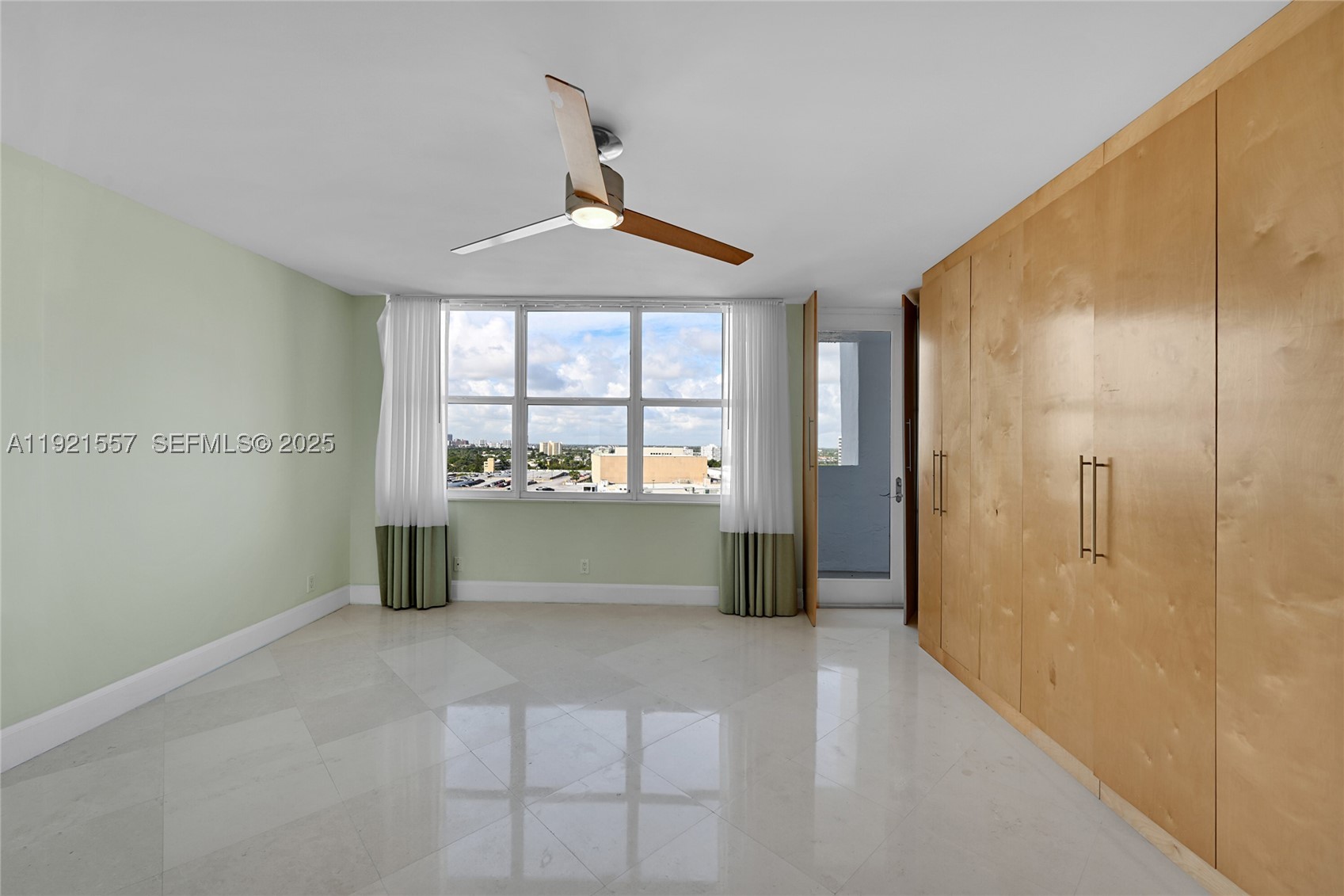 936 Intracoastal Dr #15H, Fort Lauderdale FL 33304
