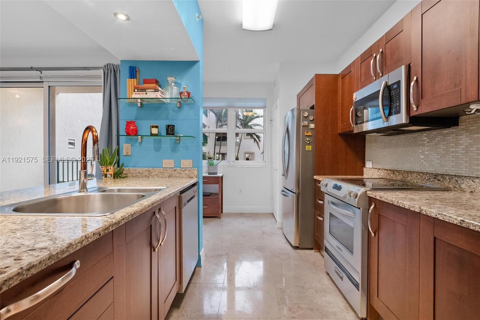 19900 E Country Club Dr #212, Aventura FL 33180