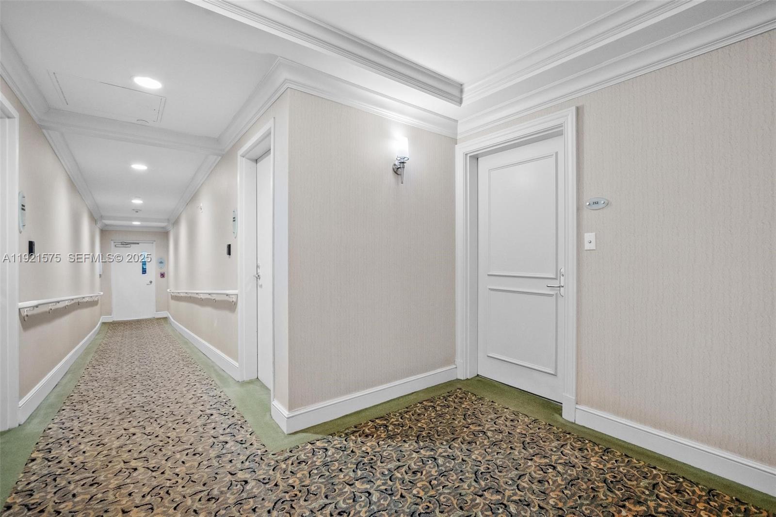 19900 E Country Club Dr #212, Aventura FL 33180