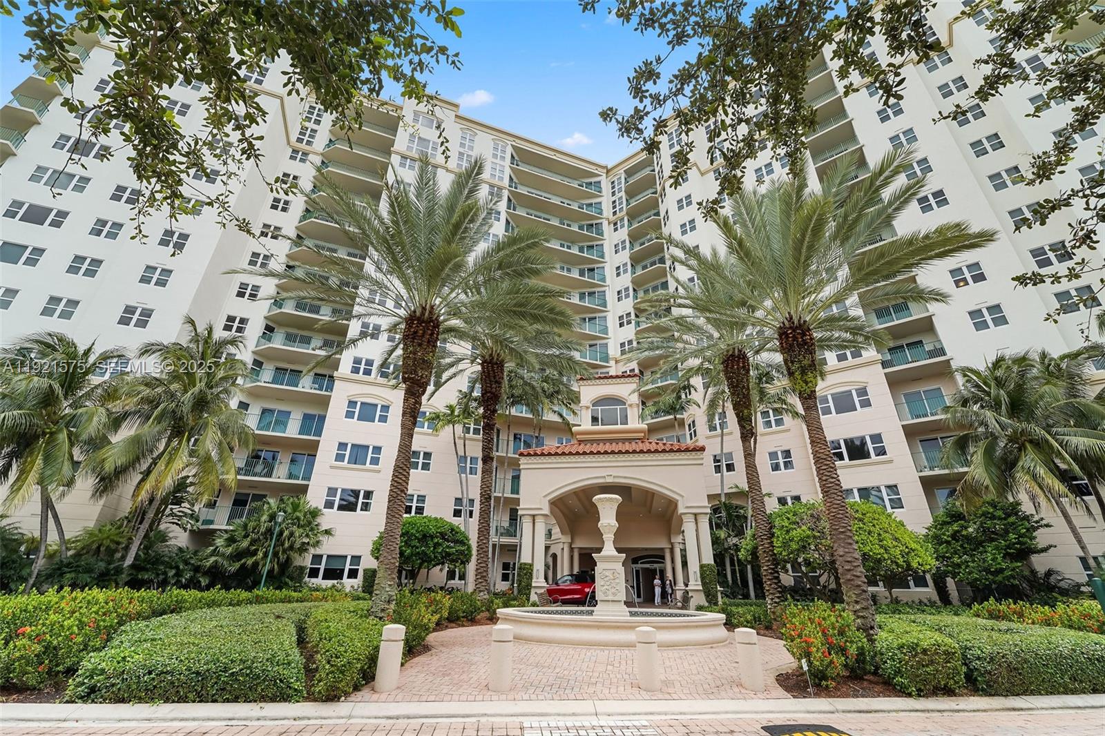19900 E Country Club Dr #212, Aventura FL 33180