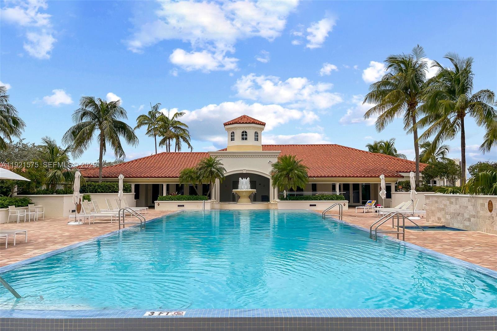 19900 E Country Club Dr #212, Aventura FL 33180