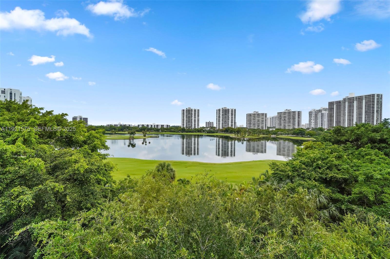 19900 E Country Club Dr #212, Aventura FL 33180
