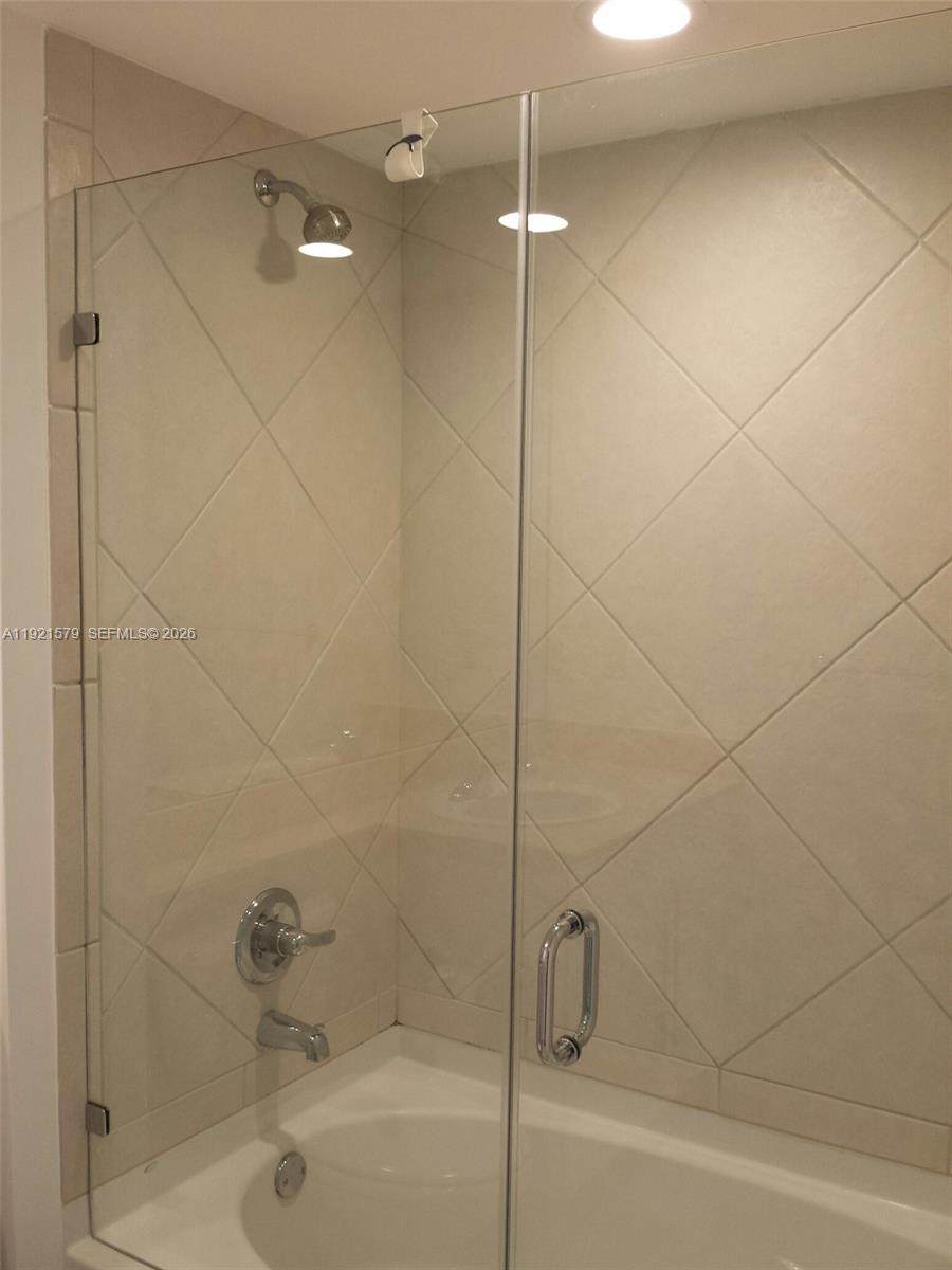325 S Biscayne Blvd #1420, Miami FL 33131