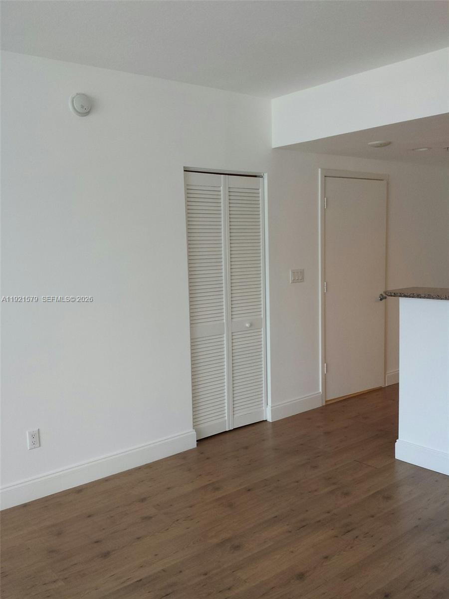 325 S Biscayne Blvd #1420, Miami FL 33131