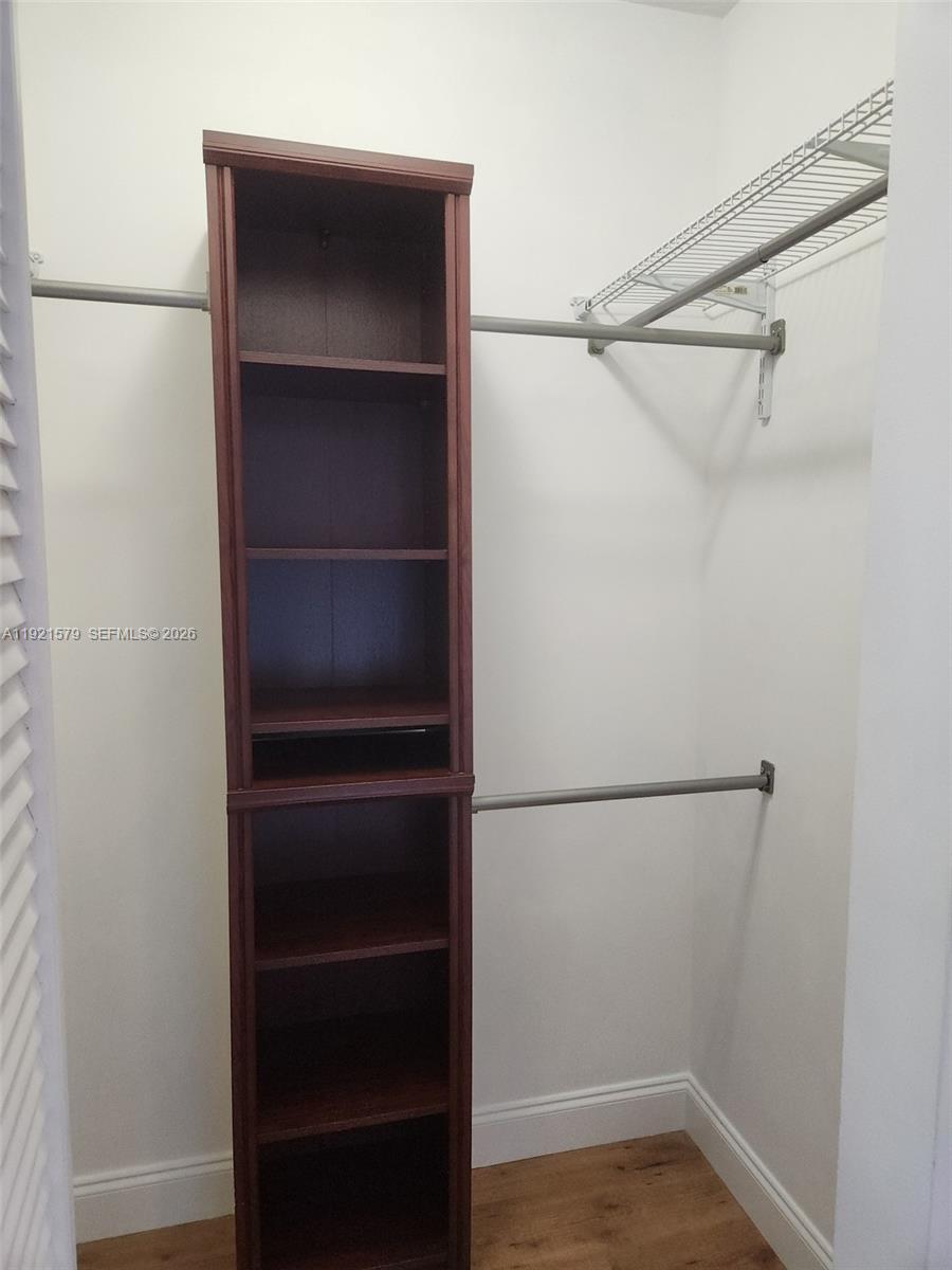 325 S Biscayne Blvd #1420, Miami FL 33131