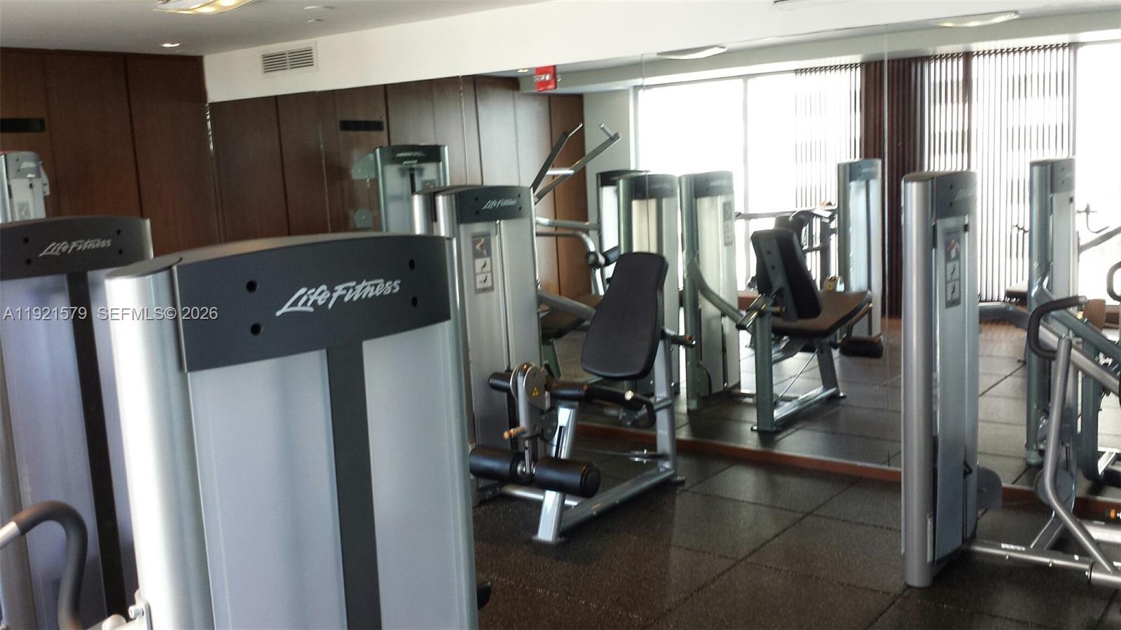 325 S Biscayne Blvd #1420, Miami FL 33131