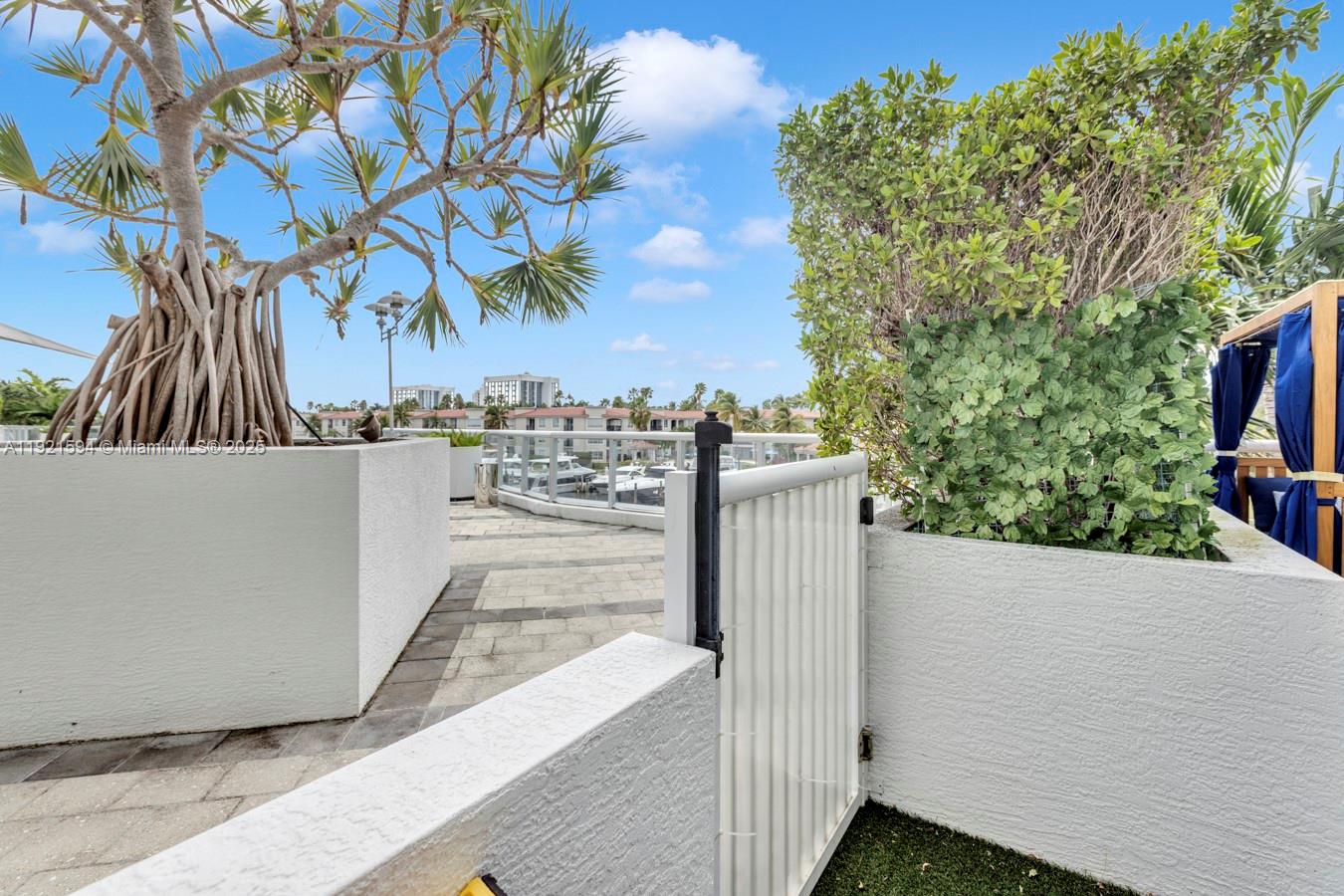 3131 NE 188th St #2-301, Aventura FL 33180