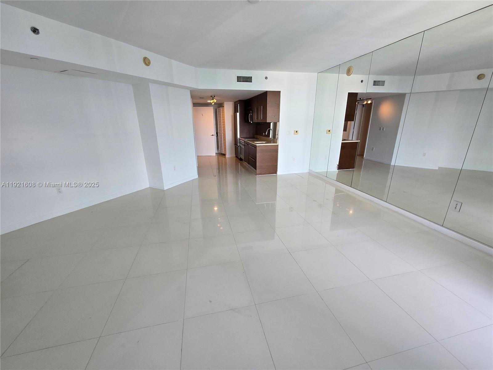 475 Brickell Ave #4908, Miami FL 33131