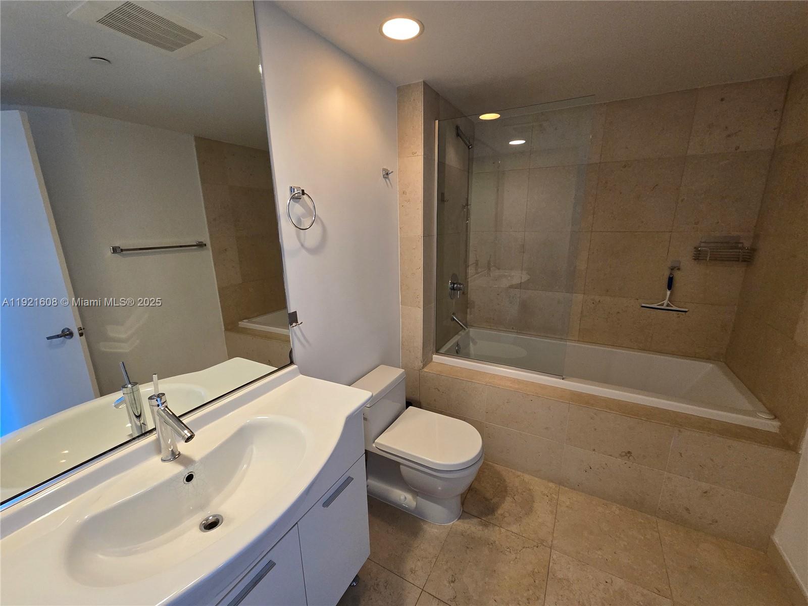 475 Brickell Ave #4908, Miami FL 33131
