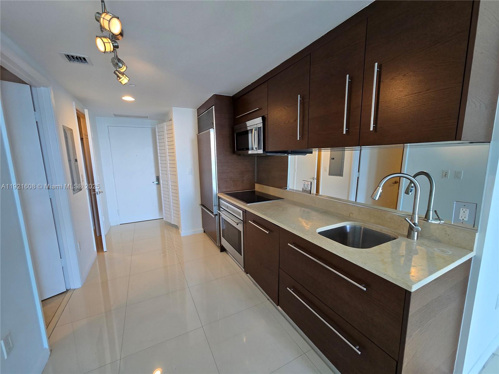 475 Brickell Ave #4908, Miami FL 33131