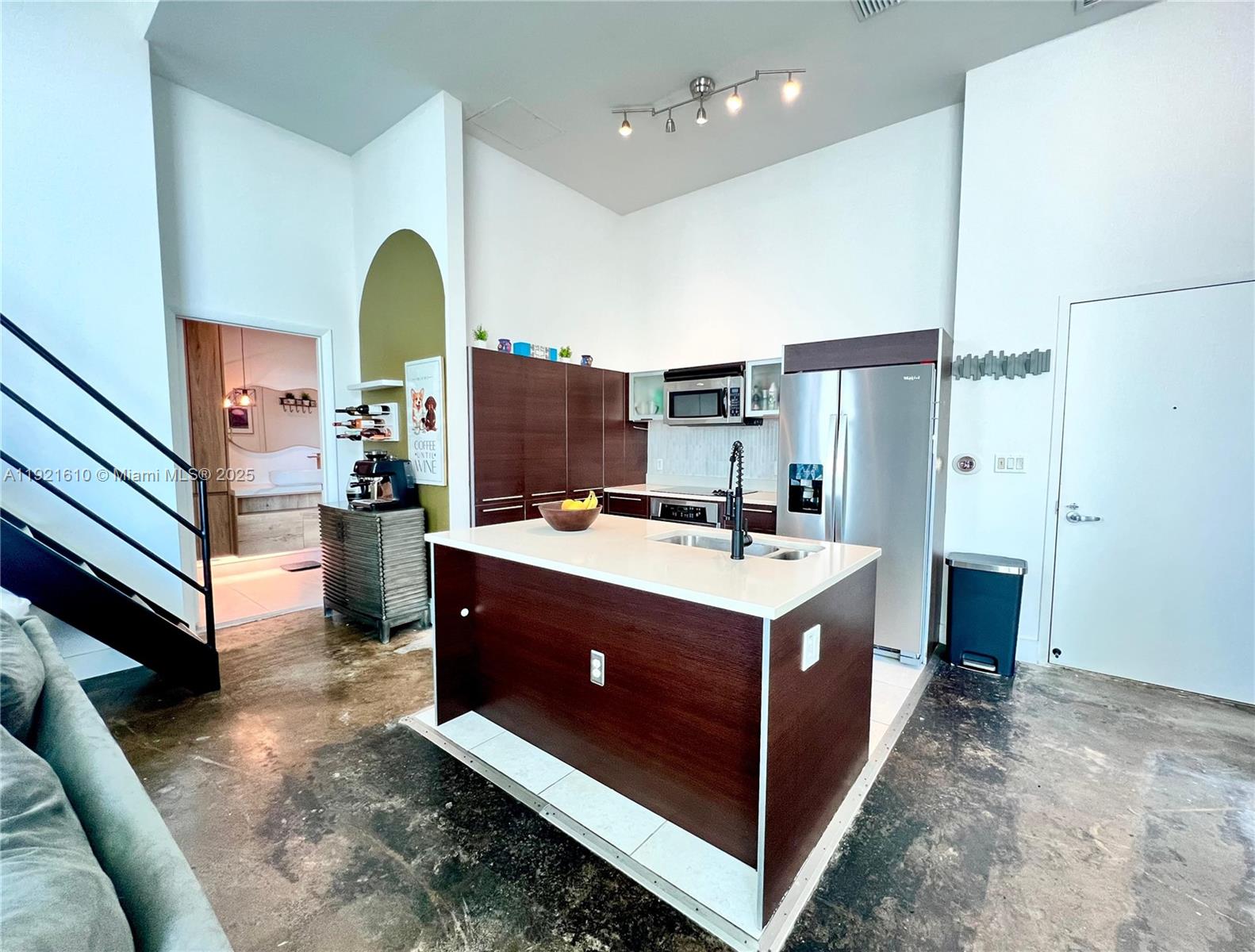 1900 N Bayshore Dr #909, Miami FL 33132