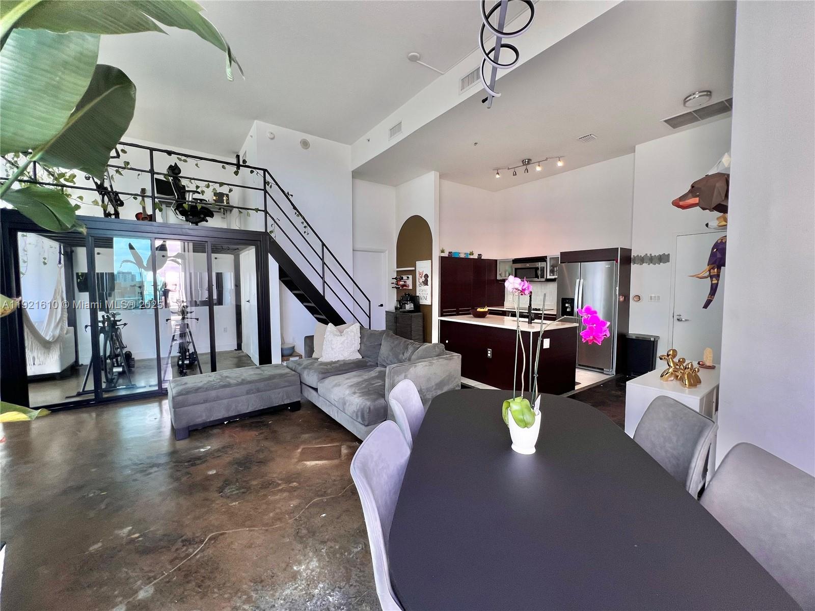 1900 N Bayshore Dr #909, Miami FL 33132