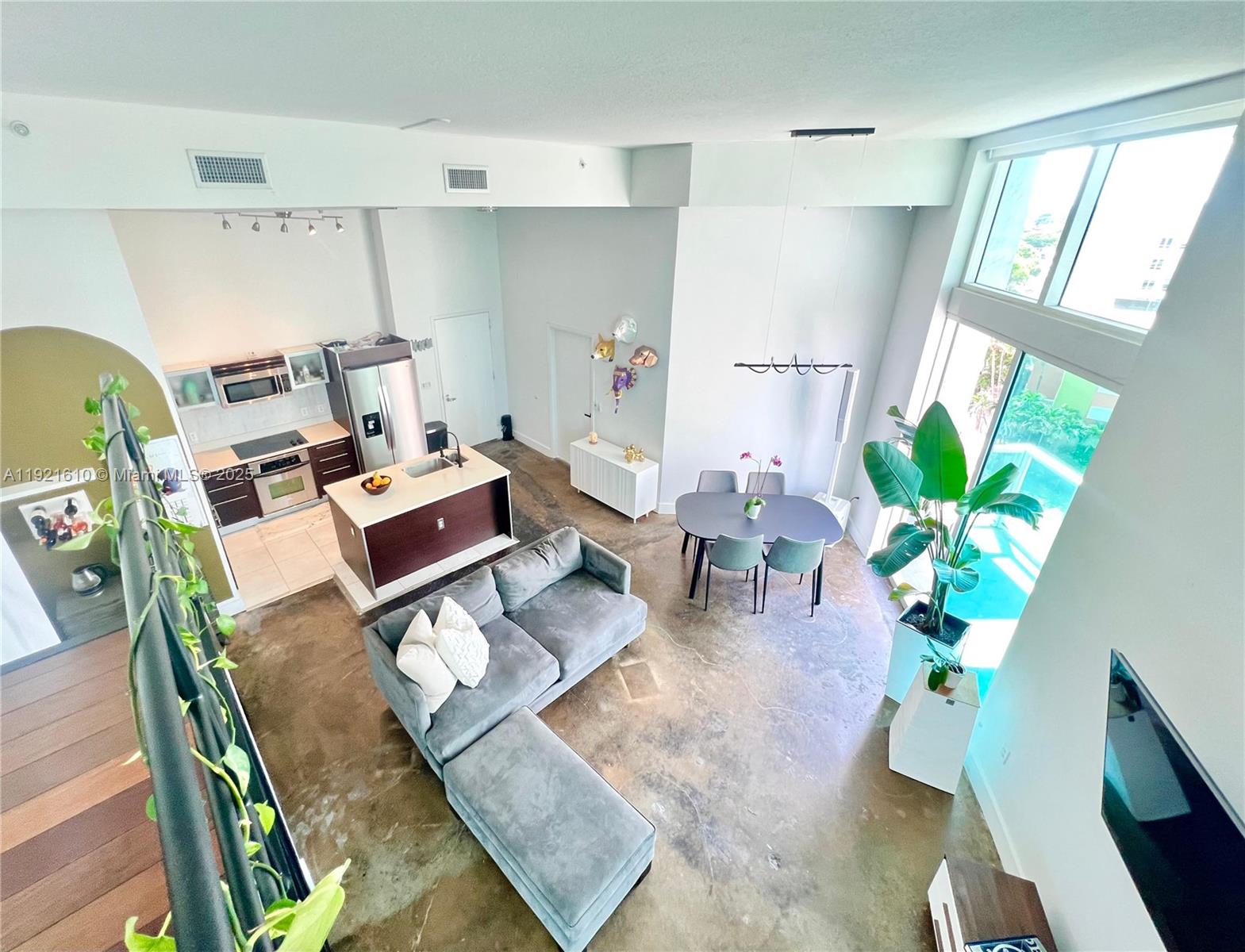 1900 N Bayshore Dr #909, Miami FL 33132