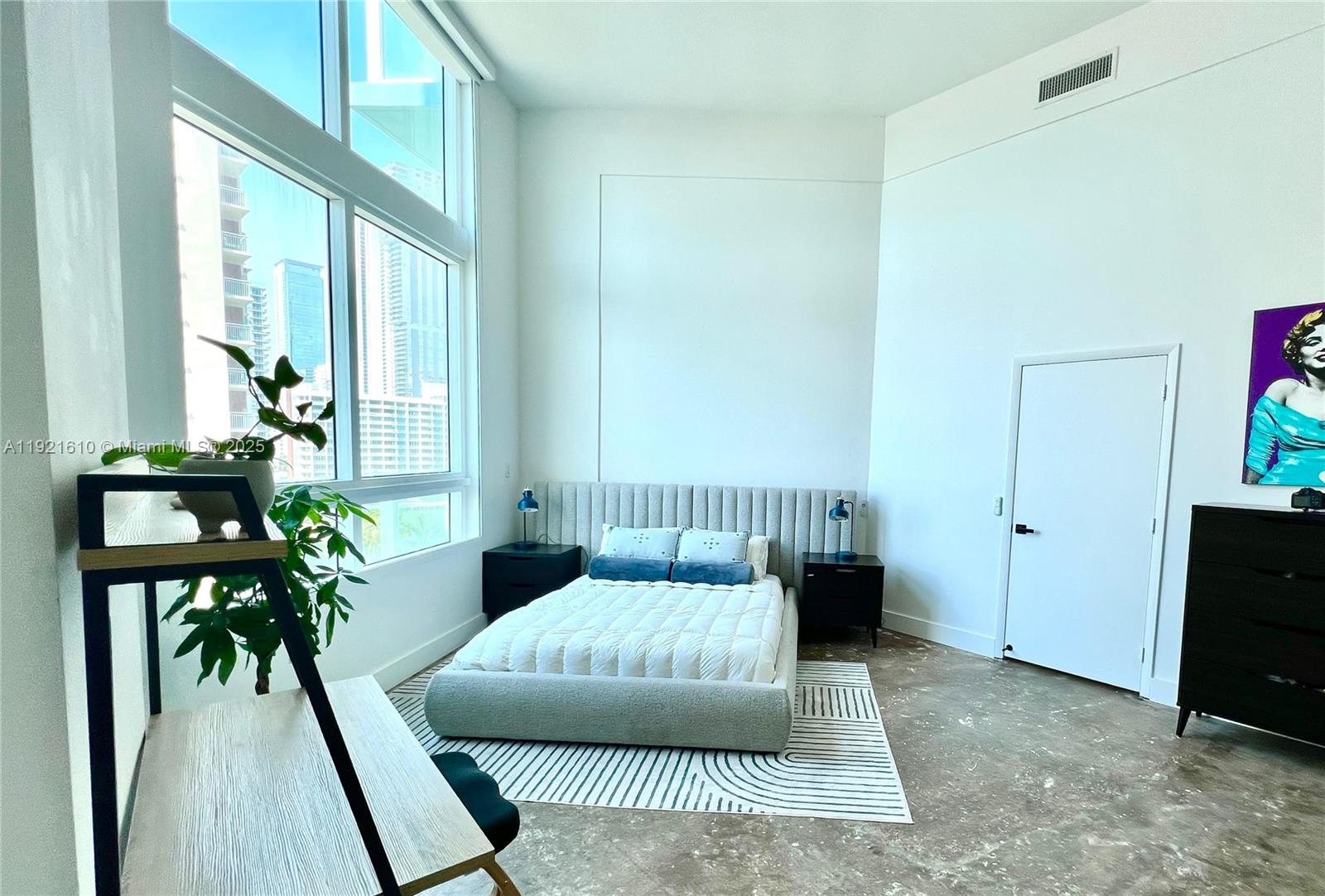 1900 N Bayshore Dr #909, Miami FL 33132