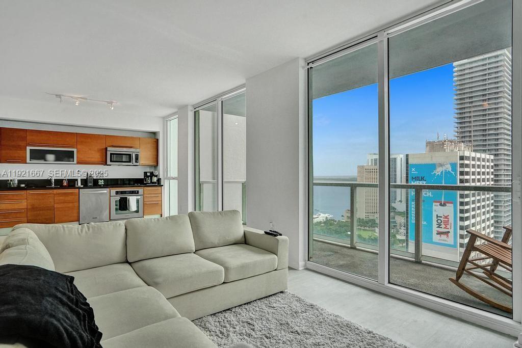 244 Biscayne Blvd #3005, Miami FL 33132