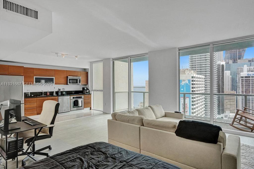 244 Biscayne Blvd #3005, Miami FL 33132