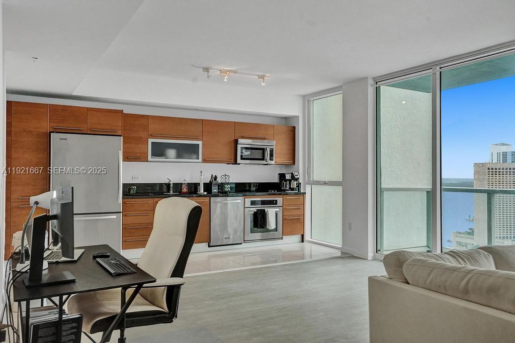 244 Biscayne Blvd #3005, Miami FL 33132