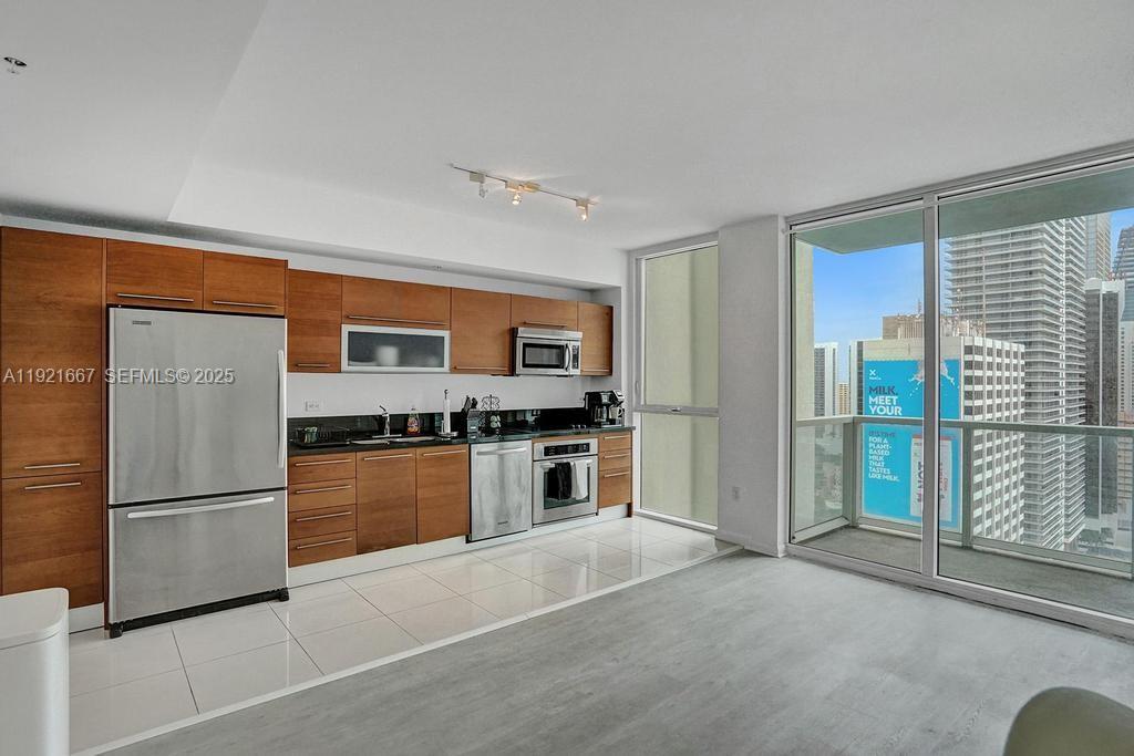 244 Biscayne Blvd #3005, Miami FL 33132